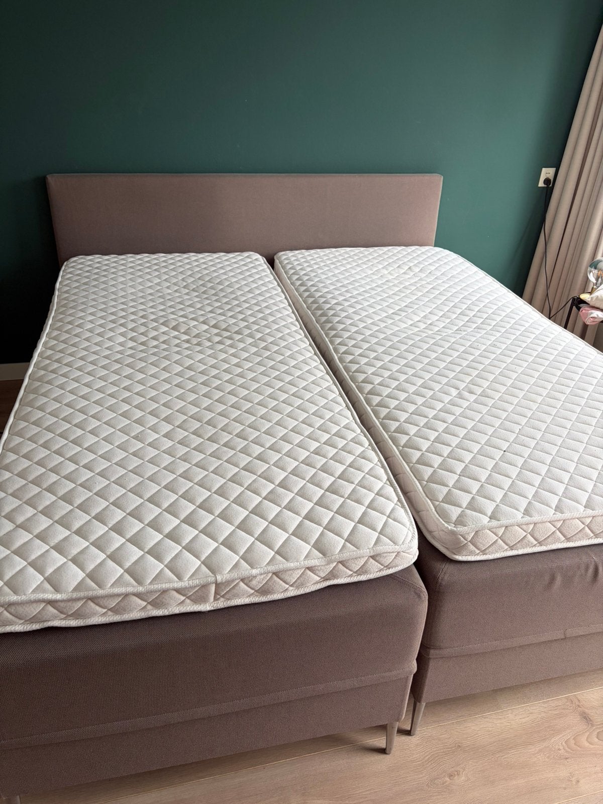 2 matrassen en toppers Swiss Sense, Ophalen, Gebruikt, 90 cm, 210 cm