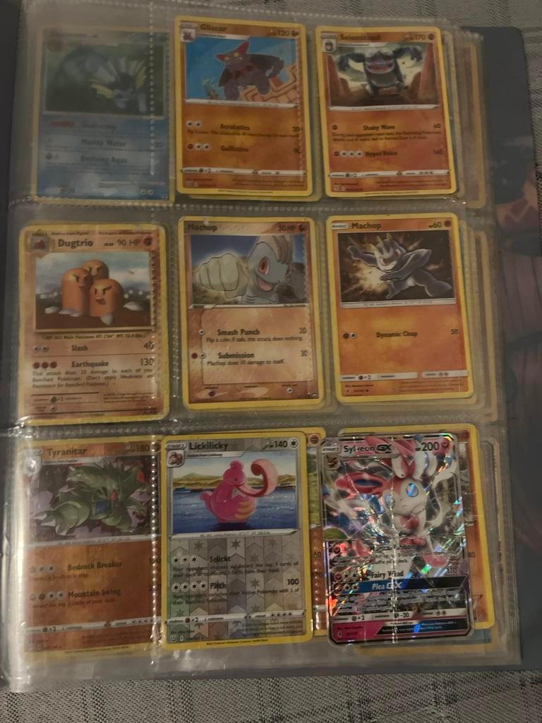 Pokémon kaarten - Diverse kaarten inclusief Sylveon GX, Ophalen, Gebruikt, Meerdere kaarten, Foil