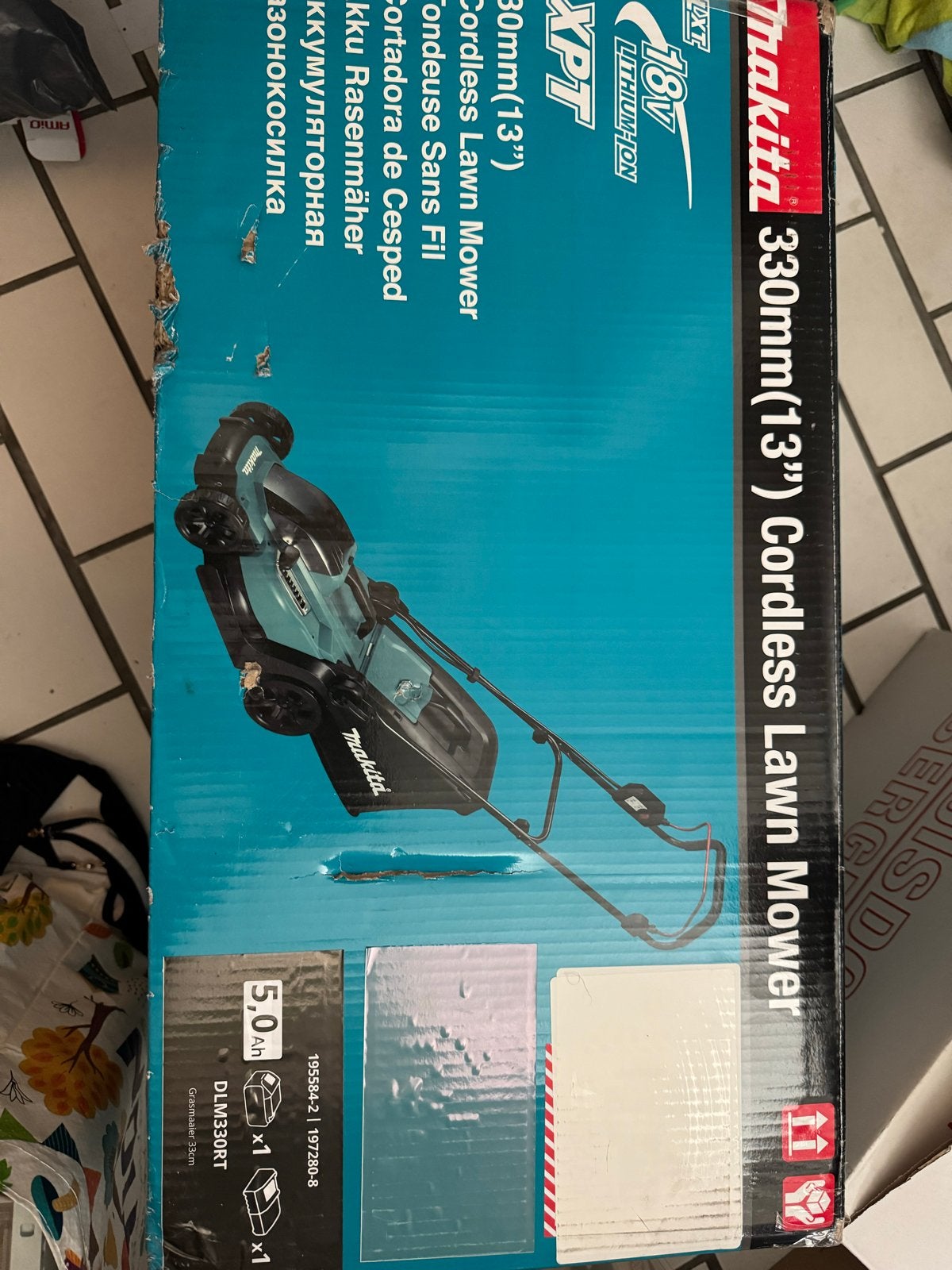 NIEUW IN DOOS Makita Accugrasmaaier 330mm (DLM330RT) -, Tuin en Terras, Grasmaaiers, Ophalen of Verzenden, Nieuw, 30 t/m 39 cm