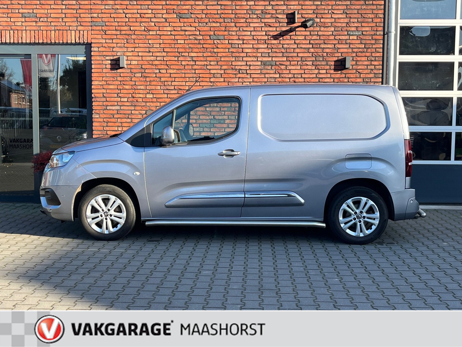 Toyota PROACE CITY 1.5 D-4D Innovator Adapt.Cruise/ParkeerSe, Stof, Gebruikt, Euro 6, 4 cilinders