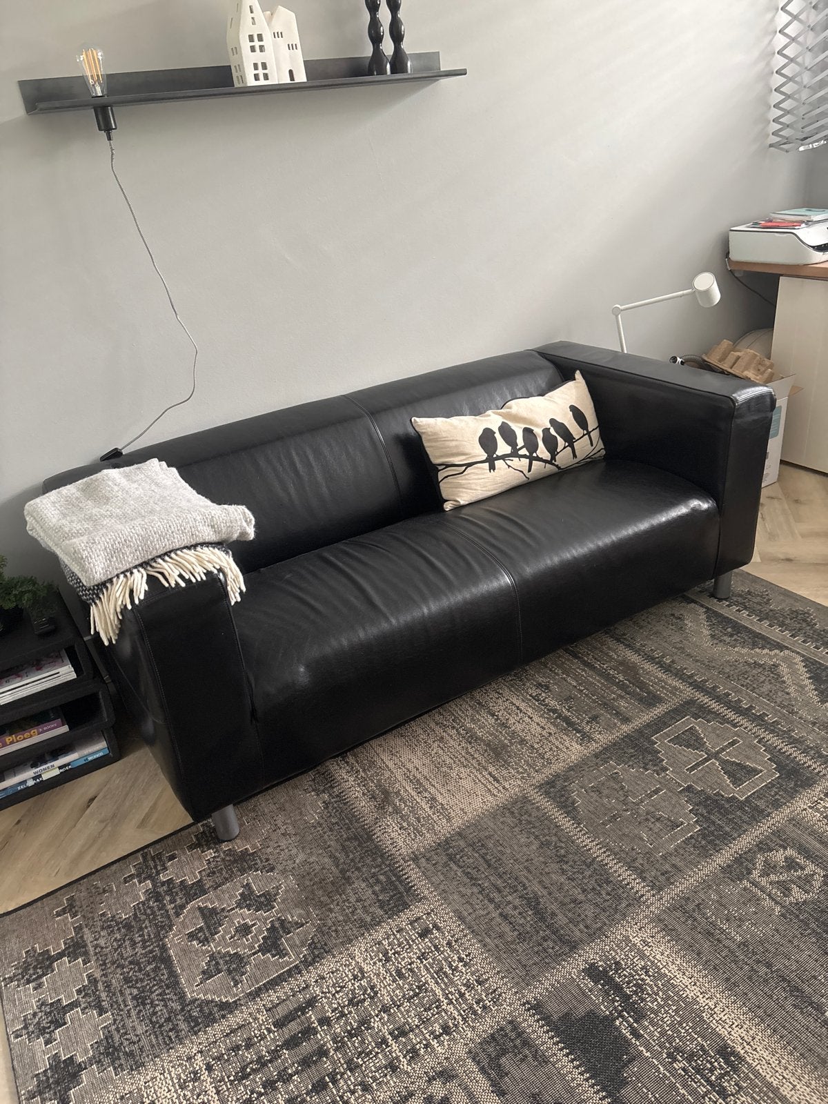 Zwarte leren bank - 180 cm breed, Huis en Inrichting, Banken | Bankstellen, Ophalen, Gebruikt, 150 tot 200 cm, Driepersoons