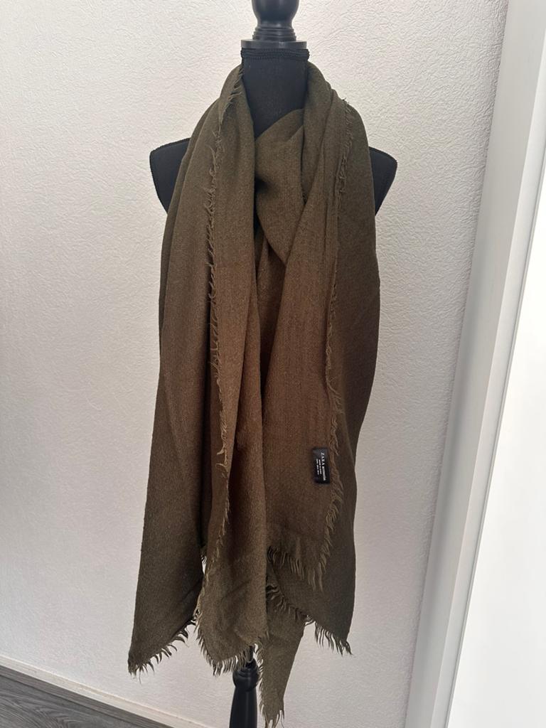 Grote olijfgroene sjaal, 200x100cm, Kleding | Dames, Mutsen, Sjaals en Handschoenen, Verzenden, Zo goed als nieuw, Sjaal