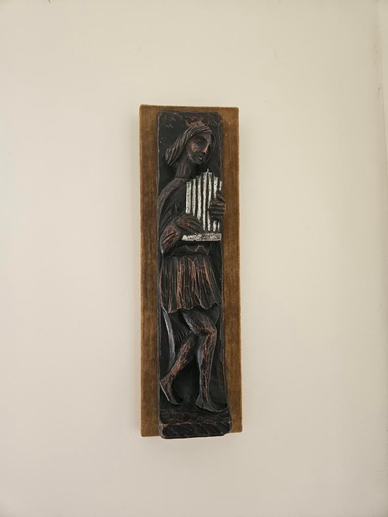 Houten wandreliëf van muzikant, Antiek en Kunst, Ophalen of Verzenden