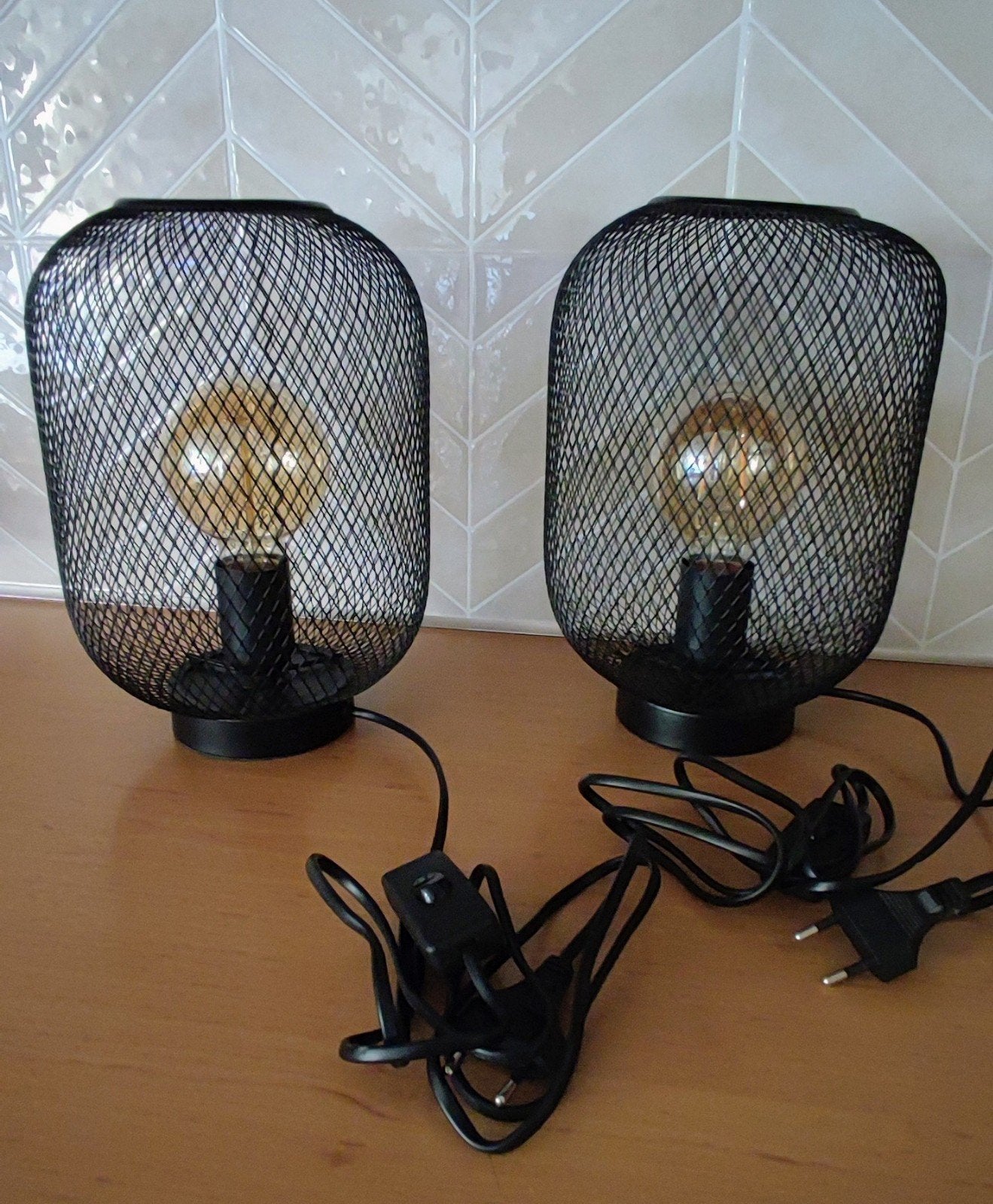 2 zwarte metalen (gaas)industriële tafellamp.incl lampen, Ophalen, E27 (groot), Zo goed als nieuw, Zwart