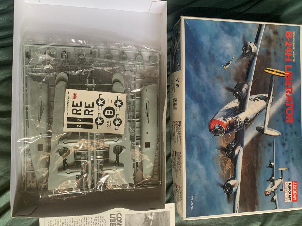 1/72 Academy B-24H Liberator, Overige merken, 1:72 tot 1:144, Nieuw, Ophalen of Verzenden