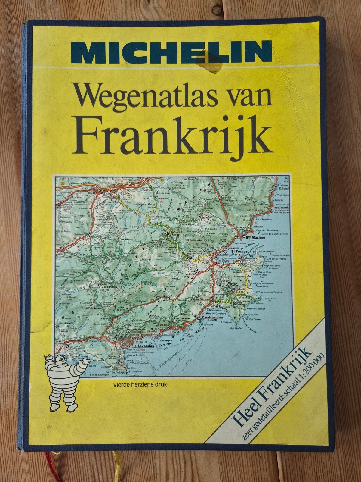 Michelin Wegenatlas van Frankrijk - Vierde herziene druk, Gelezen, Overige atlassen, Frankrijk, Ophalen of Verzenden