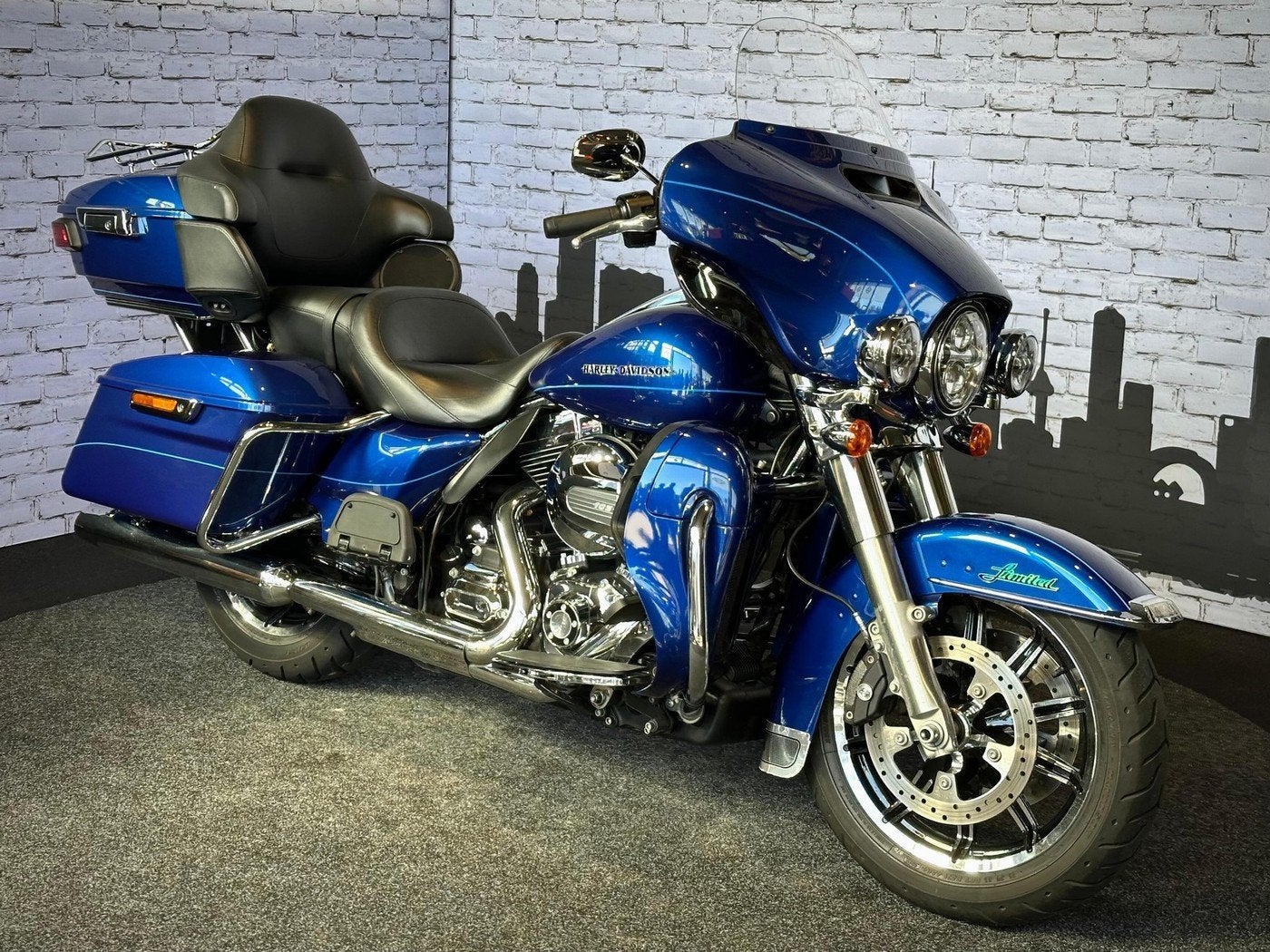 Harley-Davidson FLHTK ULTRA LIMITED (bj 2014), Motoren, Laan van Vredenoord 33
2289 DA  RIJSWIJK, NL, 1690 cc, Meer dan 35 kW