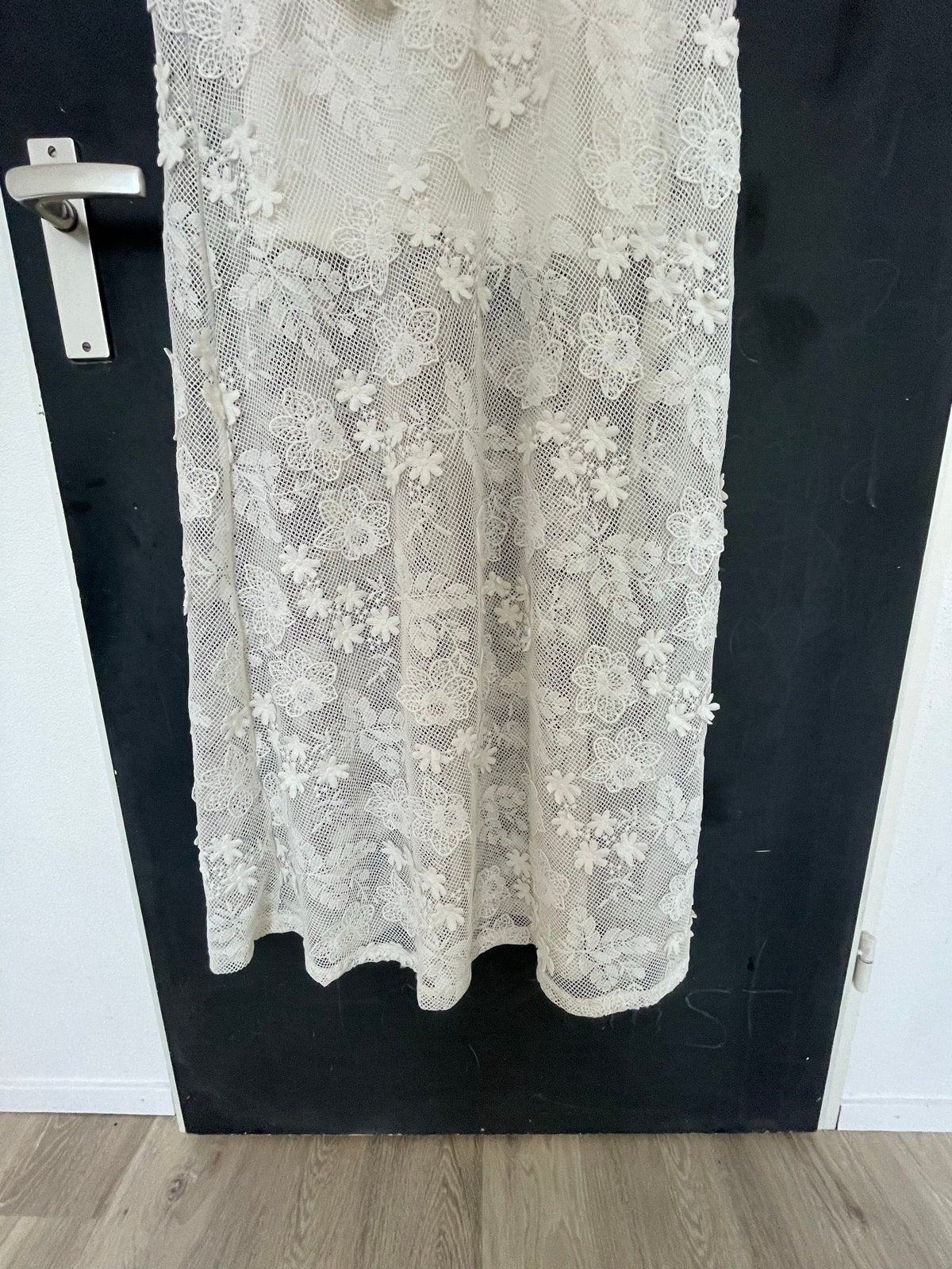 Miss June Paris Maxi Jurk Kant Bloemen Wit Maat M, Kleding | Dames, Jurken, Maat 38/40 (M), Wit, Ophalen of Verzenden, Zo goed als nieuw