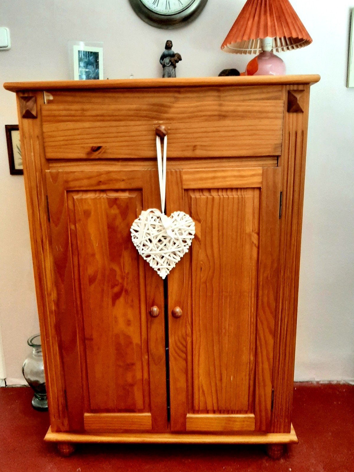 Houten kastje 130x90 cm met lichte beschadiging, Ophalen, Gebruikt