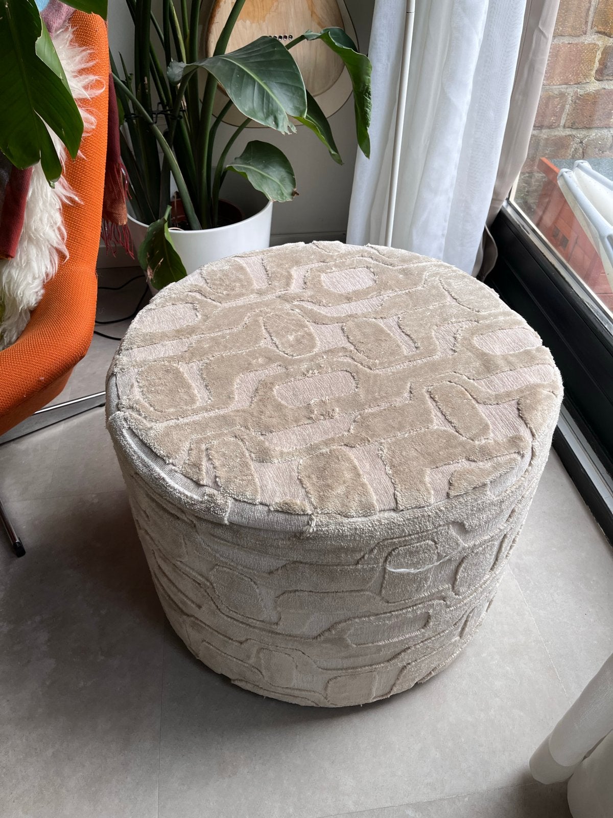 Ronde poef met patroon - beige, Ophalen, Gebruikt, Rond, Minder dan 50 cm