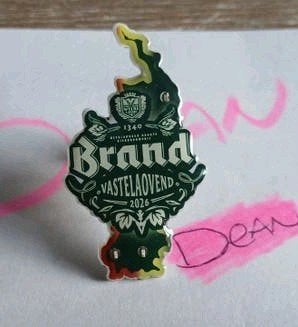 Pin badge brand bier Vastelaovend 2026 speldje carnaval, Ophalen of Verzenden, Nieuw, Merk, Speldje of Pin