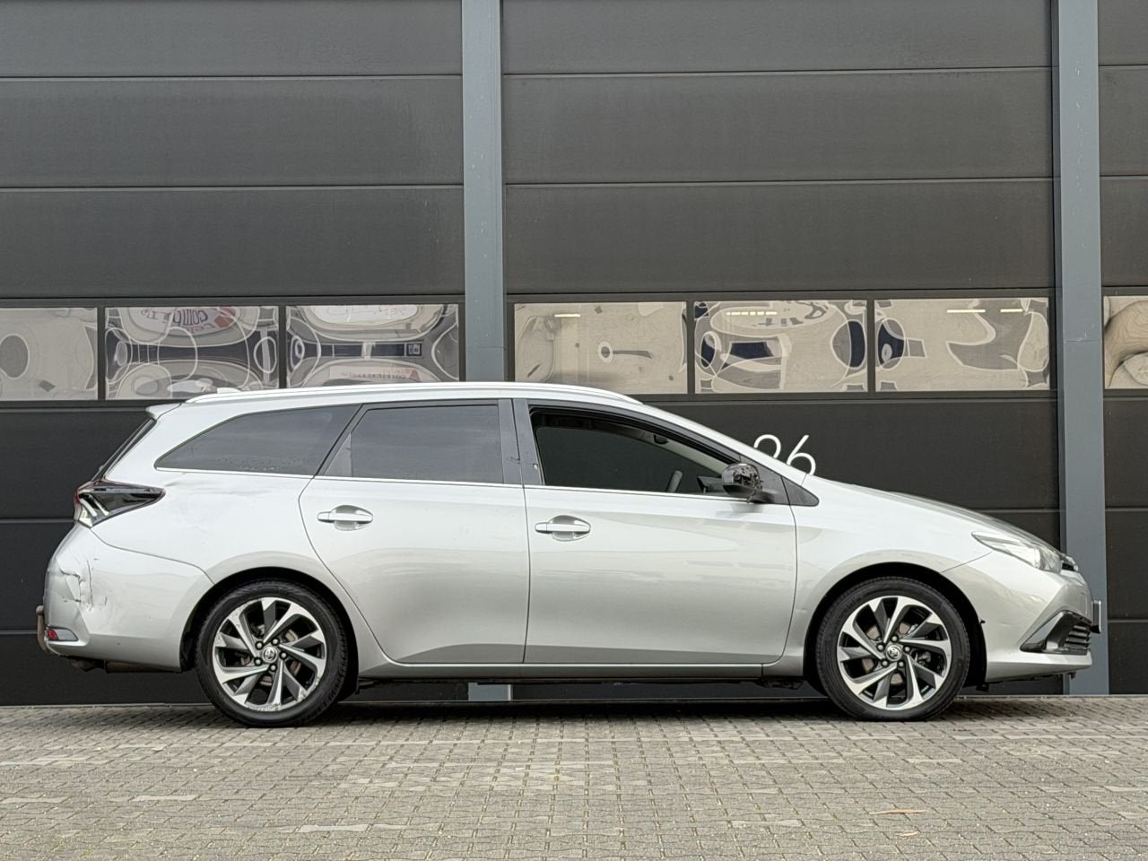 Toyota Auris 1.6D Xenon Clima EURO-6 (bj 2016), 1295 kg, 140 €/maand, Auris, Te koop