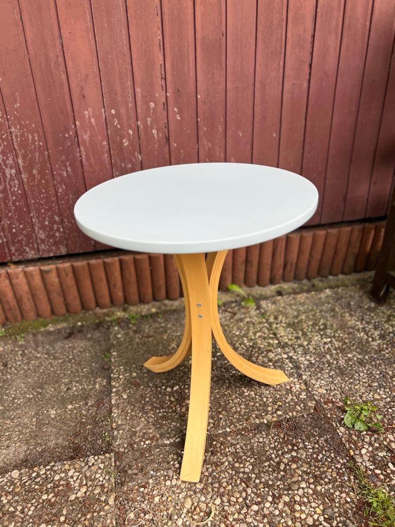 Ikea Fornbo plantentafel - lichtblauw/hout, Minder dan 55 cm, Rond, Zo goed als nieuw, Hout