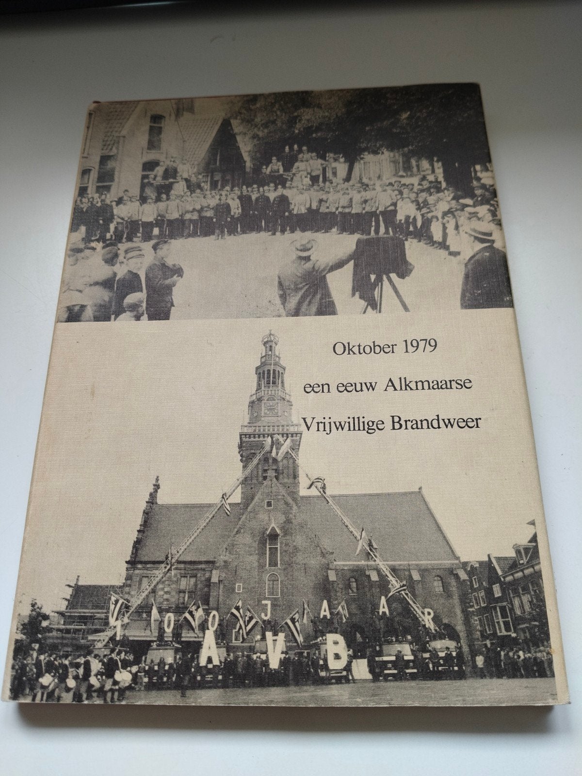oktober 1979 een eeuw Alkmaarse vrijwillige brandweer, Ophalen of Verzenden, Zo goed als nieuw