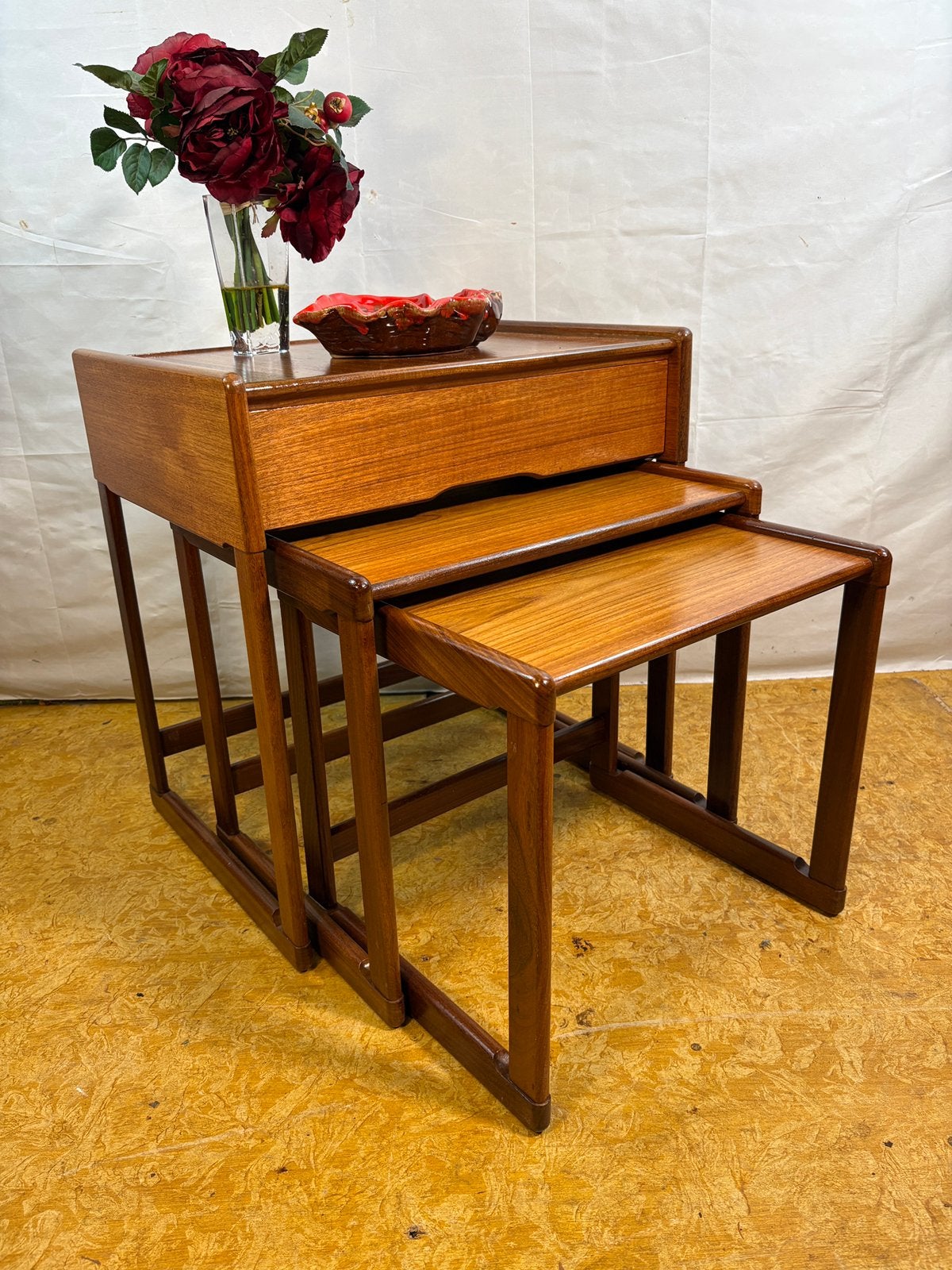 Gratis bezorging!Vintage GPlan Teak MidCenturyNesttafels1960, 45 tot 60 cm, Minder dan 55 cm, Gebruikt, Mid century retro vintage teak GPlan bijzettafels 1960 DeensDesi