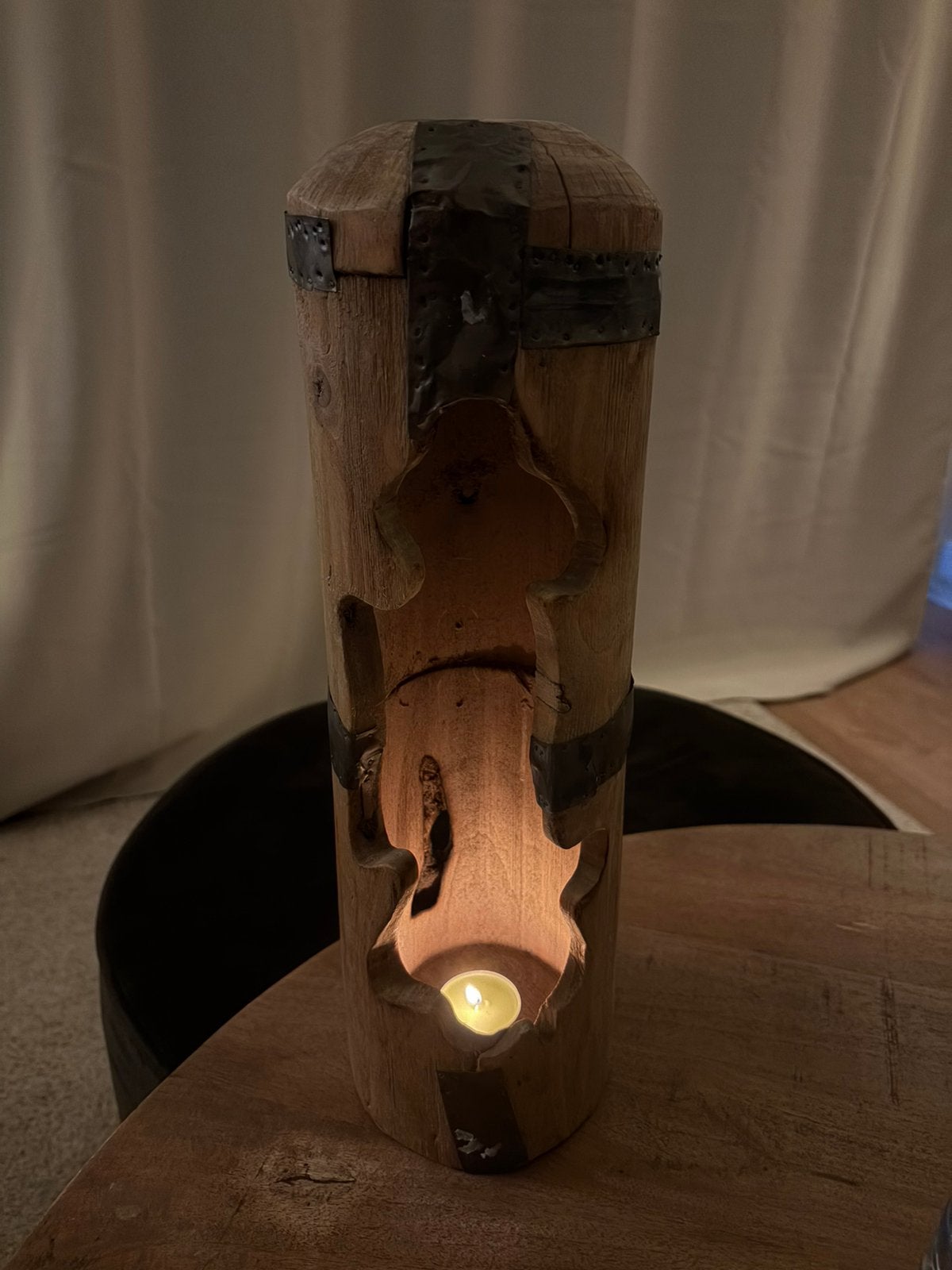 Unieke houten totempaal met metalen accenten, Antiek en Kunst, Kunst | Beelden en Houtsnijwerken, Overige onderwerpen, Ophalen of Verzenden