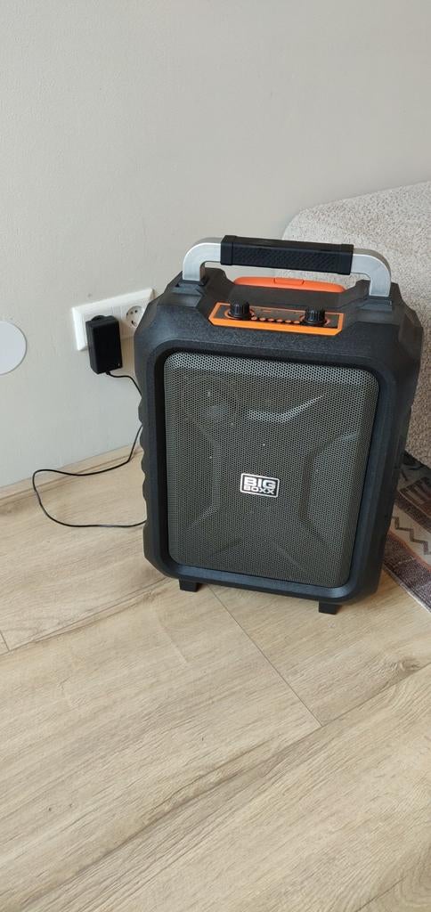 Big boxx speaker! Werkt nog heel goed., Ophalen, Zo goed als nieuw, Minder dan 50 watt
