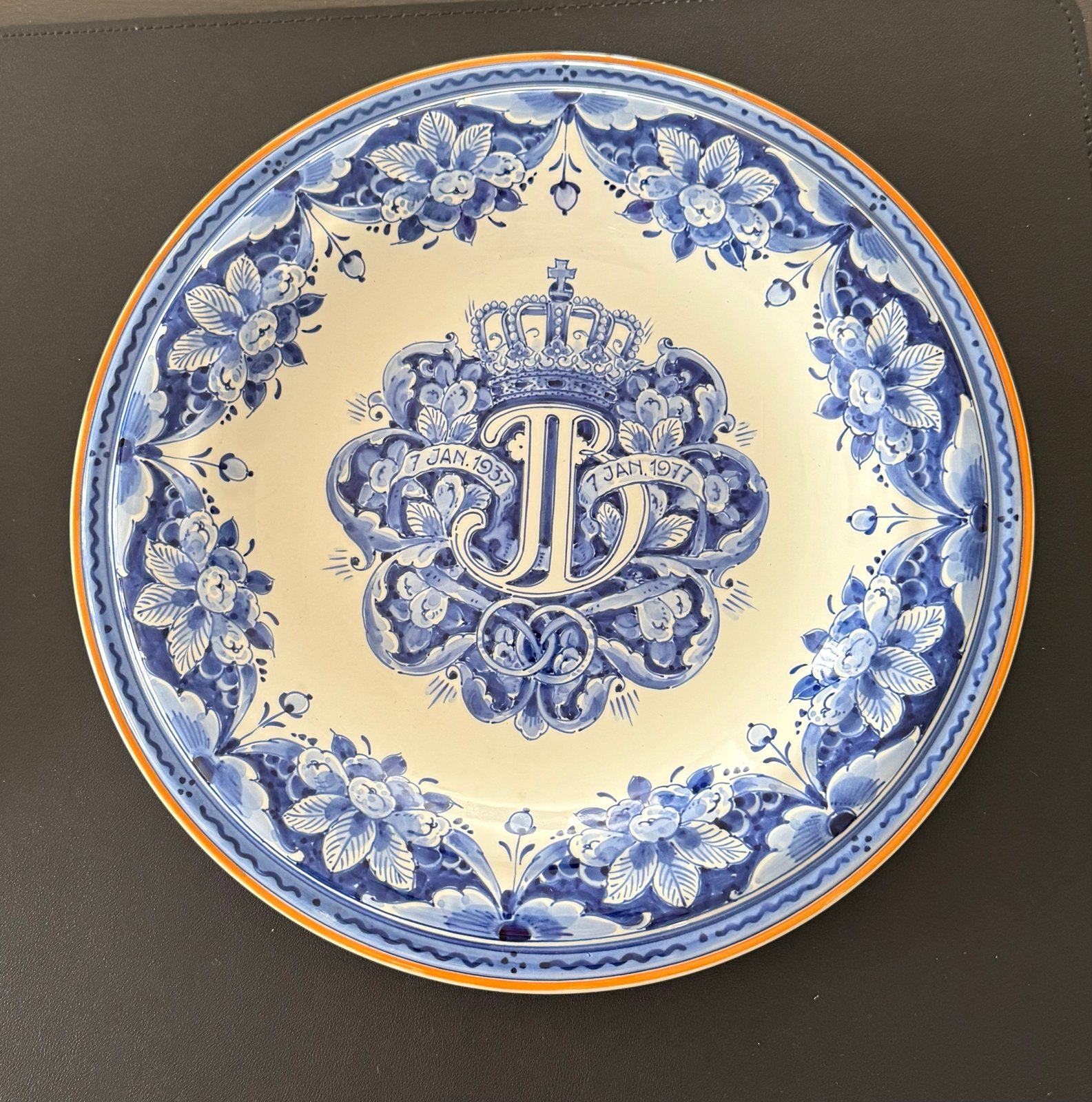 Delfts Blauw bord 40-jarig huwelijk van Juliana en Bernhard, Ophalen of Verzenden