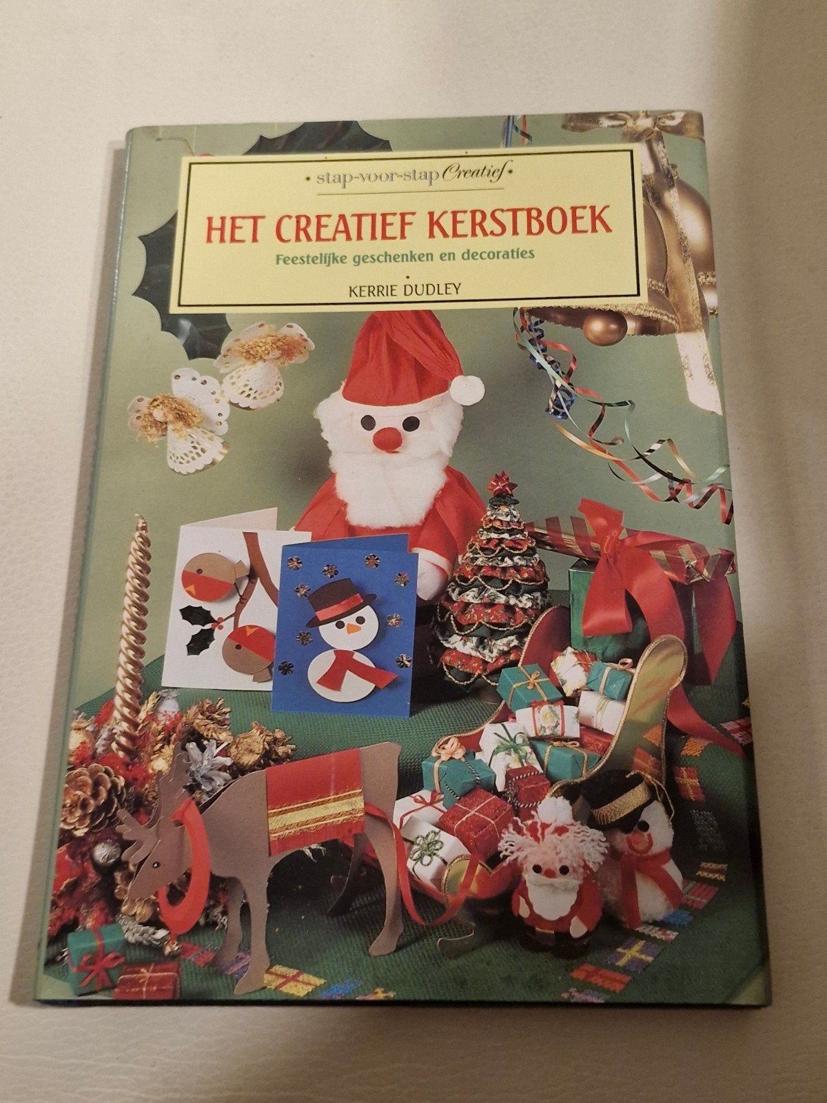 Het Creatief Kerstboek -Feestelijke geschenken en decoraties, Boeken, Ophalen of Verzenden, Zo goed als nieuw, Overige onderwerpen