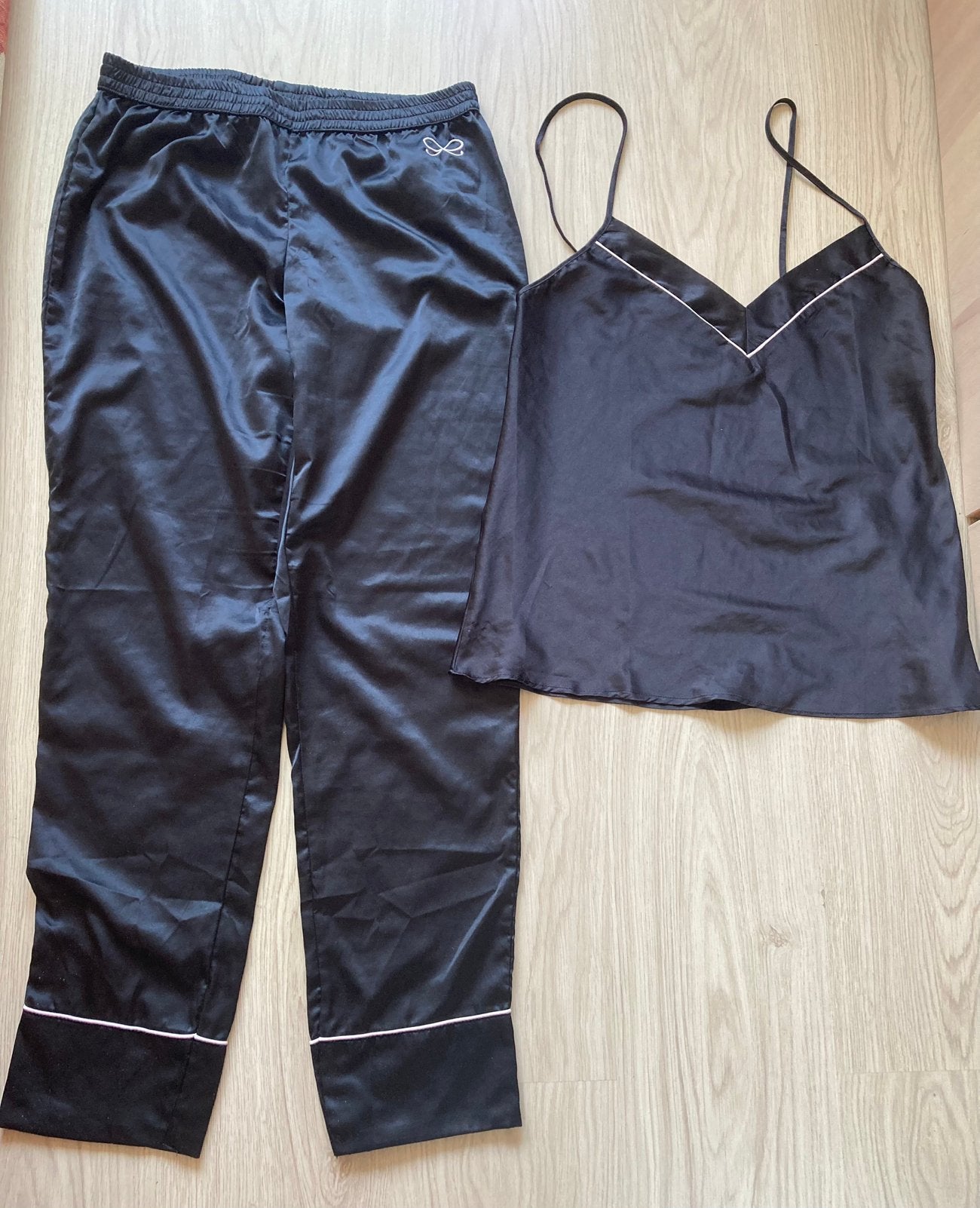 Hunkemöller, zwarte pyjama, maat M, Kleding | Dames, Ophalen of Verzenden, Nieuw, Maat 38/40 (M)