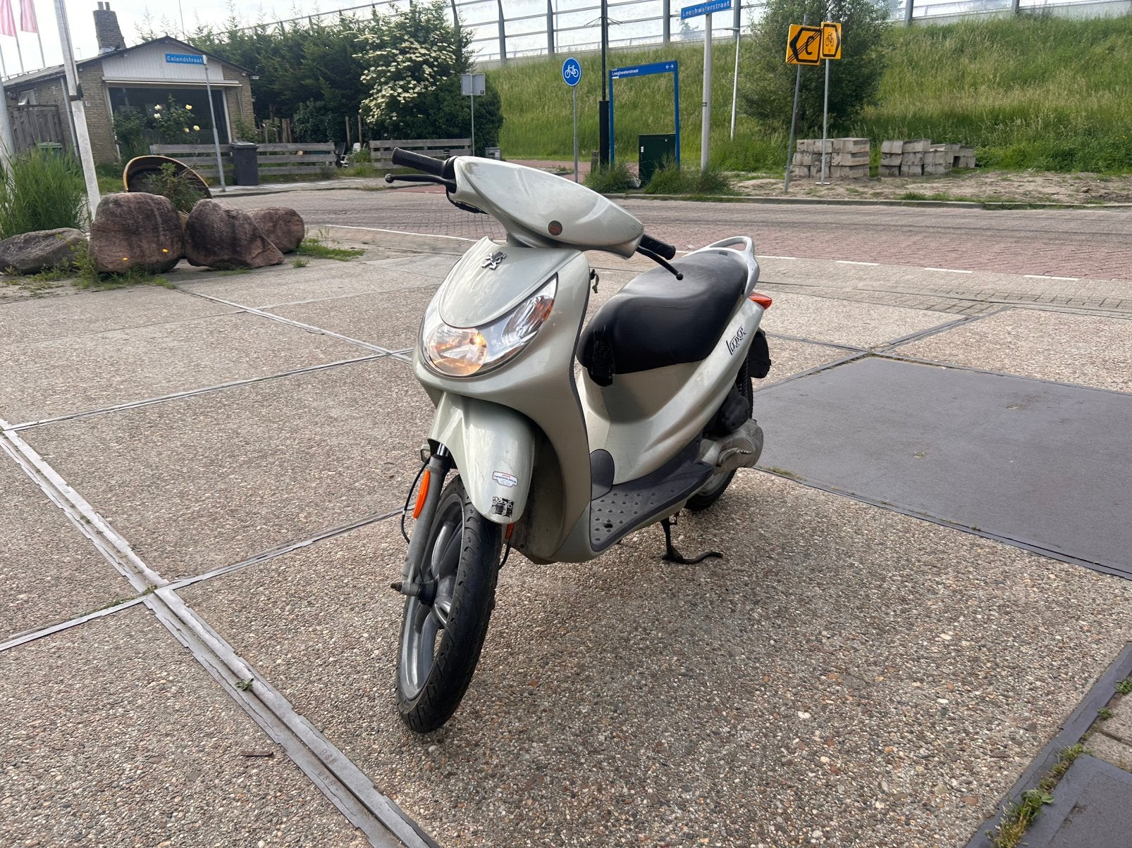 Peugeot looxor 2 takt, Fietsen en Brommers, Snorfietsen en Snorscooters, Ophalen of Verzenden