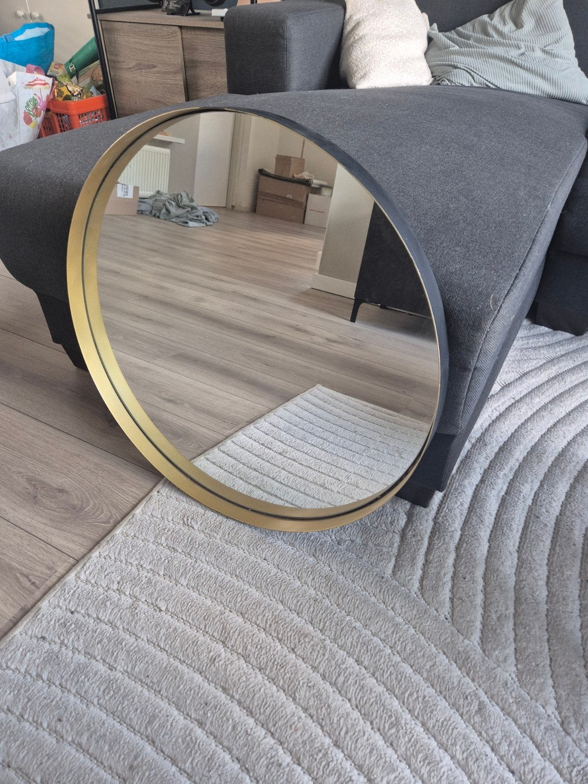 Ronde spiegel met gouden rand - Zo goed als nieuw, Huis en Inrichting, Woonaccessoires | Spiegels, Ophalen, Rond, Zo goed als nieuw