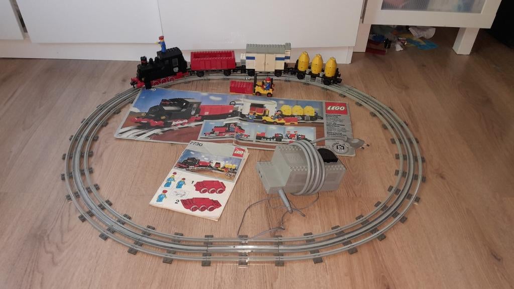 Lego goederen trein 12v 12 volt 7730 100% compleet netjes, Overige thema's, Lego, Ophalen of Verzenden, Zo goed als nieuw