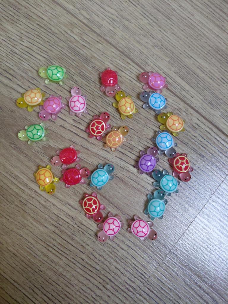 24 kleine plastic schilpadjes, Ophalen of Verzenden, Zo goed als nieuw