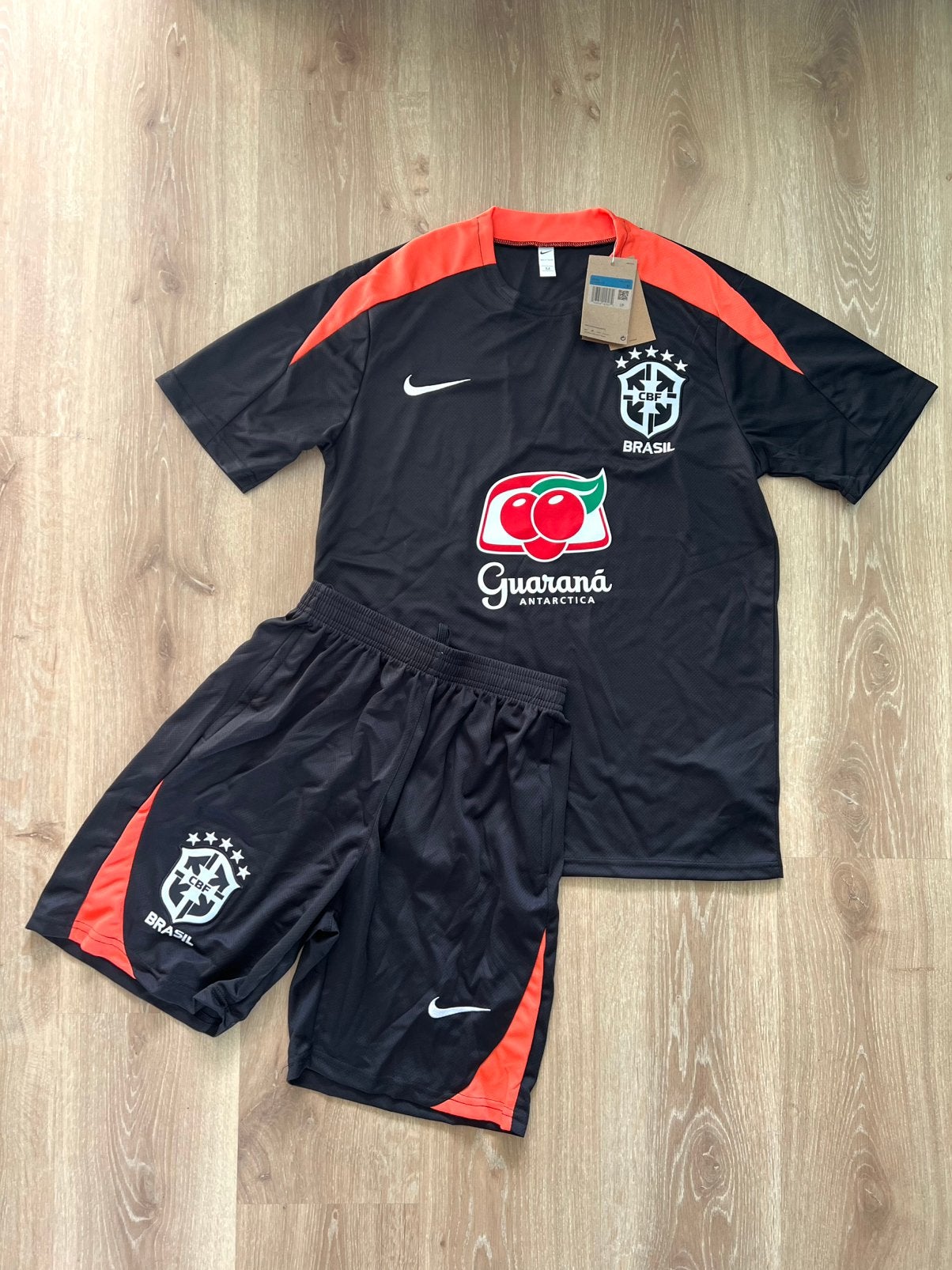 Brazilië trainingsset Nike zwart Maat M, Maat 48/50 (M), Zwart, Nieuw, Ophalen of Verzenden