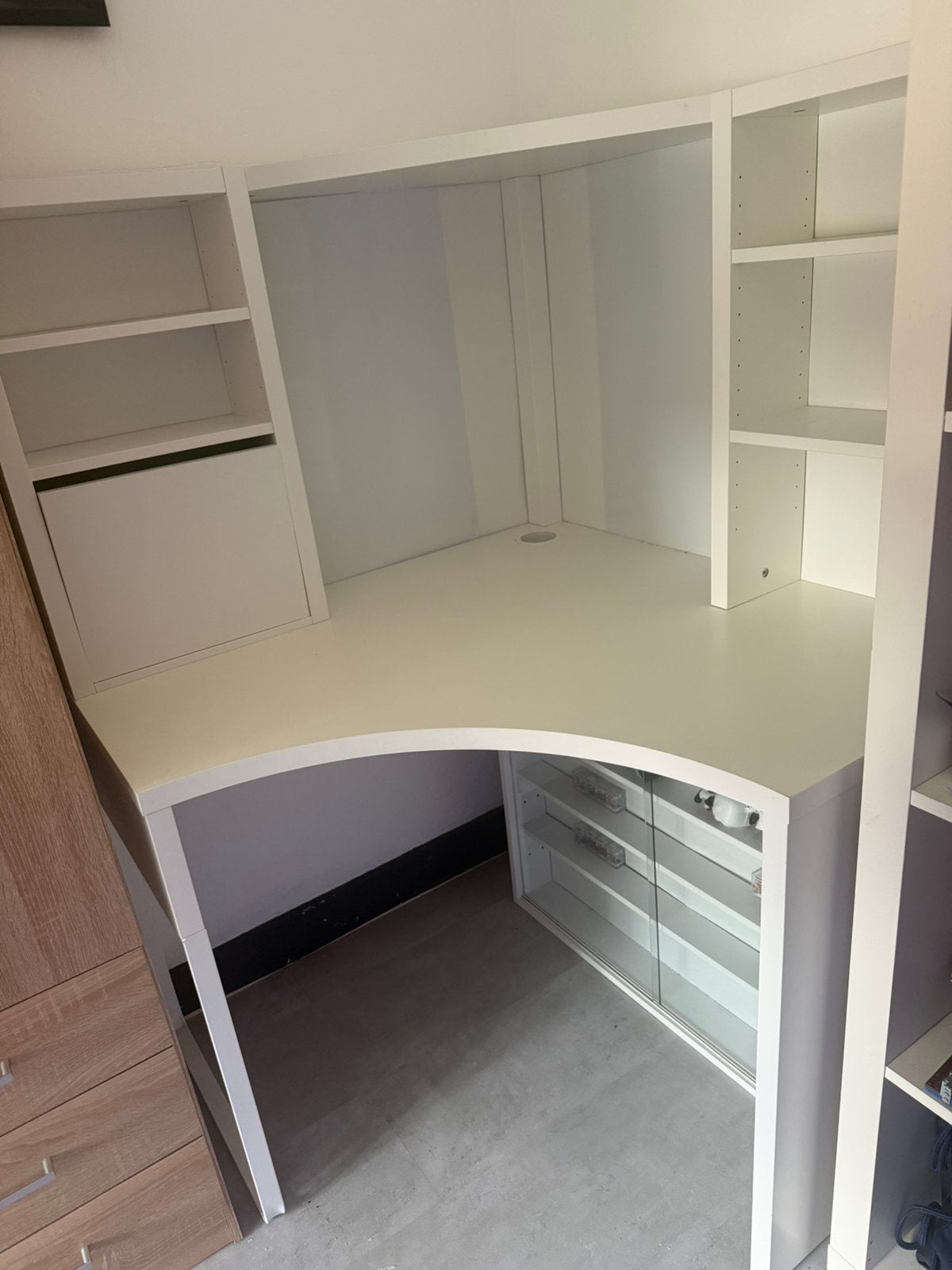 Hoekbureau Ikea Micke, Huis en Inrichting, Bureaus, Ophalen, Hoekbureau, 142 cm, Zo goed als nieuw