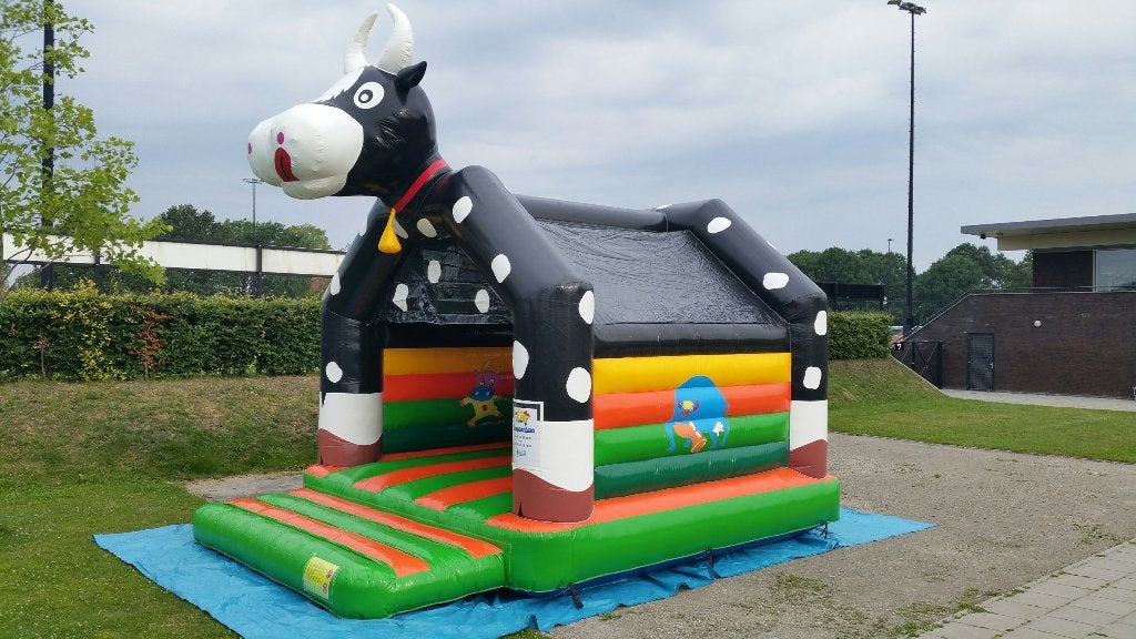 Springkussen koetje, Hobby en Vrije tijd, Feestartikelen | Verhuur, Ophalen, Zo goed als nieuw, Overige