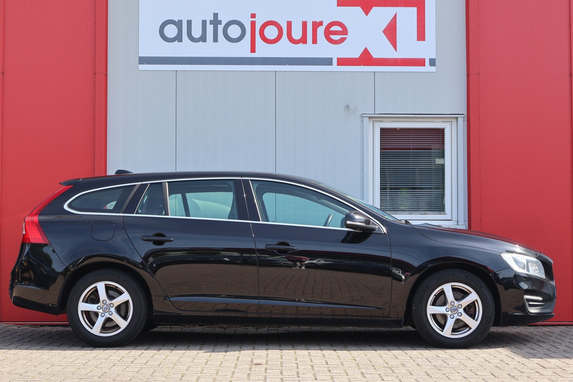 Volvo V60 2.0 D2 Nordic+ (bj 2016), Voorwielaandrijving, Gebruikt, 4 cilinders, 1969 cc