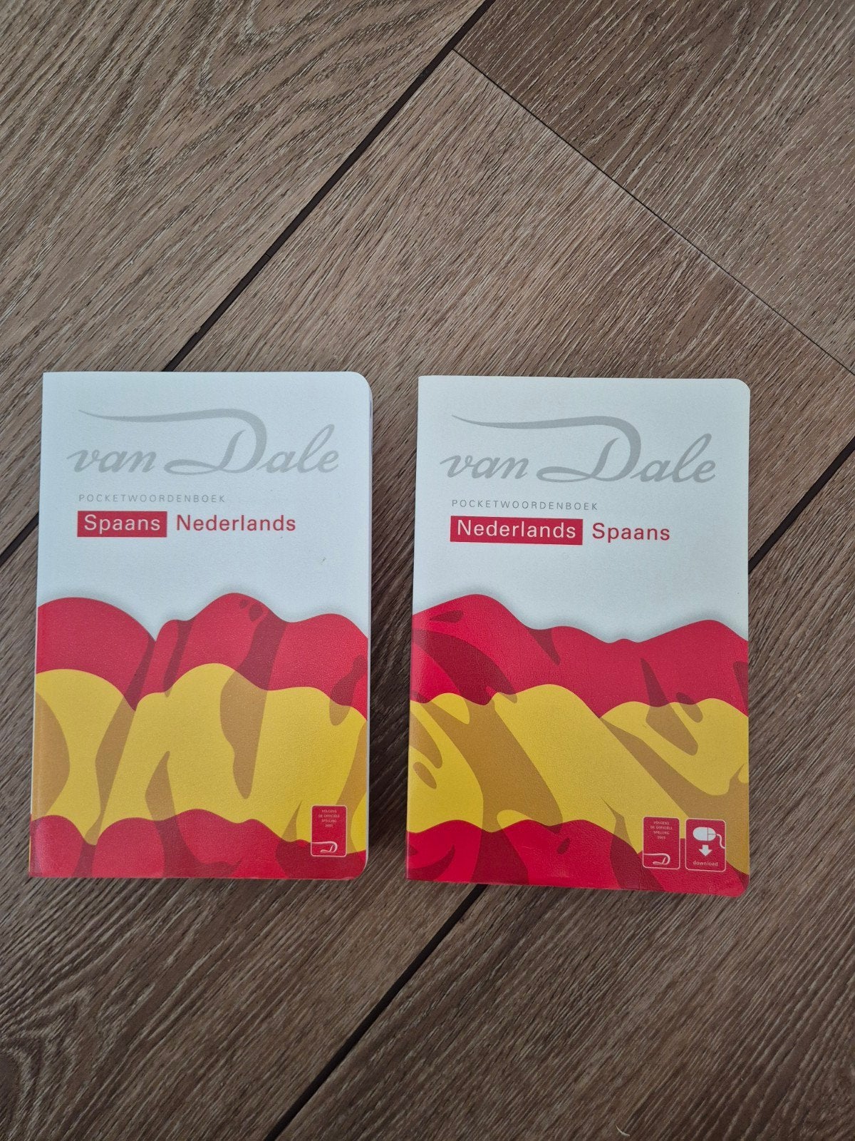 Woordenboeken Spaans-Nederlands en Nederlands-Spaans, Ophalen of Verzenden, Zo goed als nieuw, Van Dale