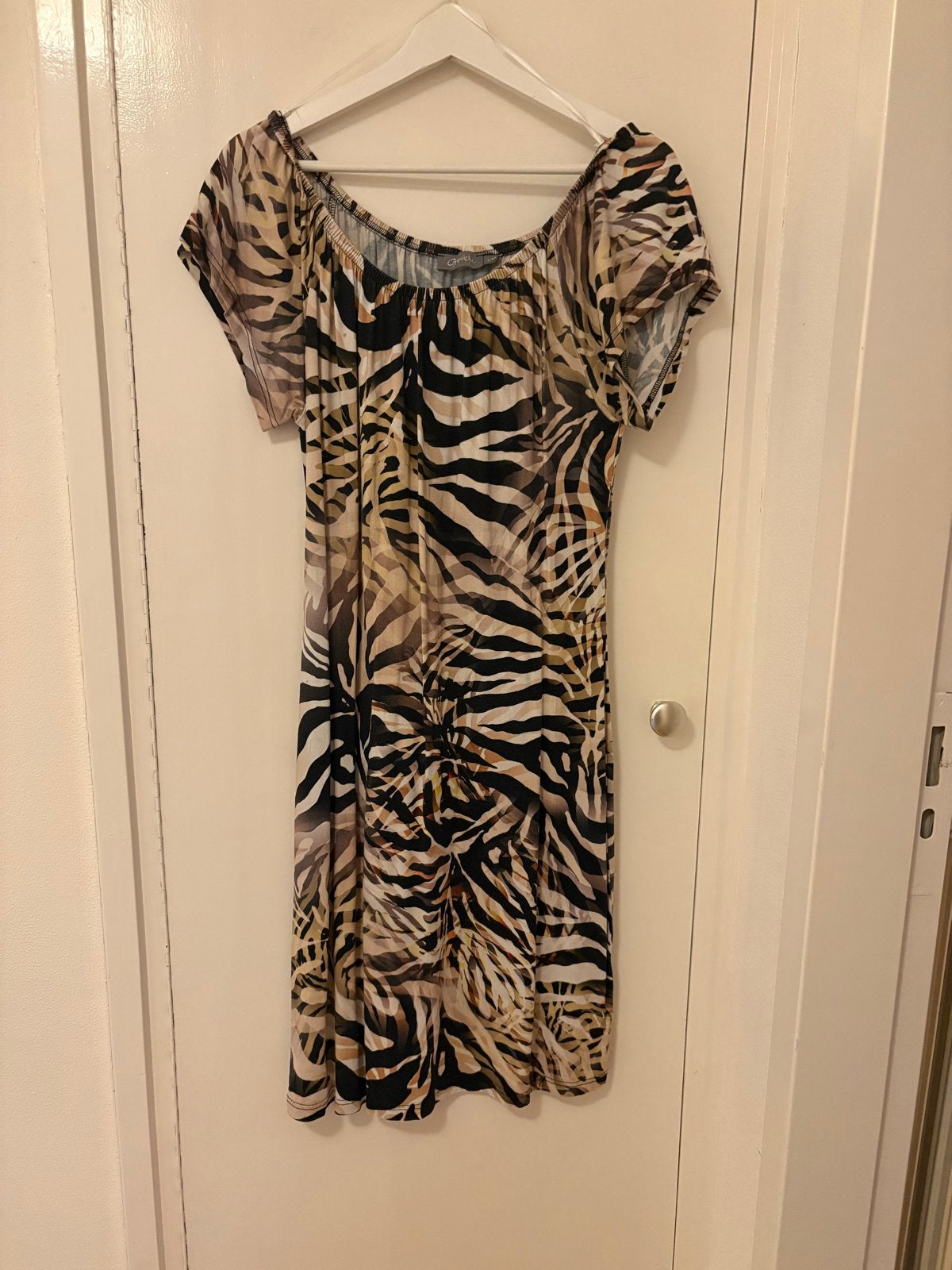 2 mooie jurken, kies jouw favoriet!, Kleding | Dames, Jurken, Meerkleurig, Maat 42/44 (L), Ophalen of Verzenden, Knielengte
