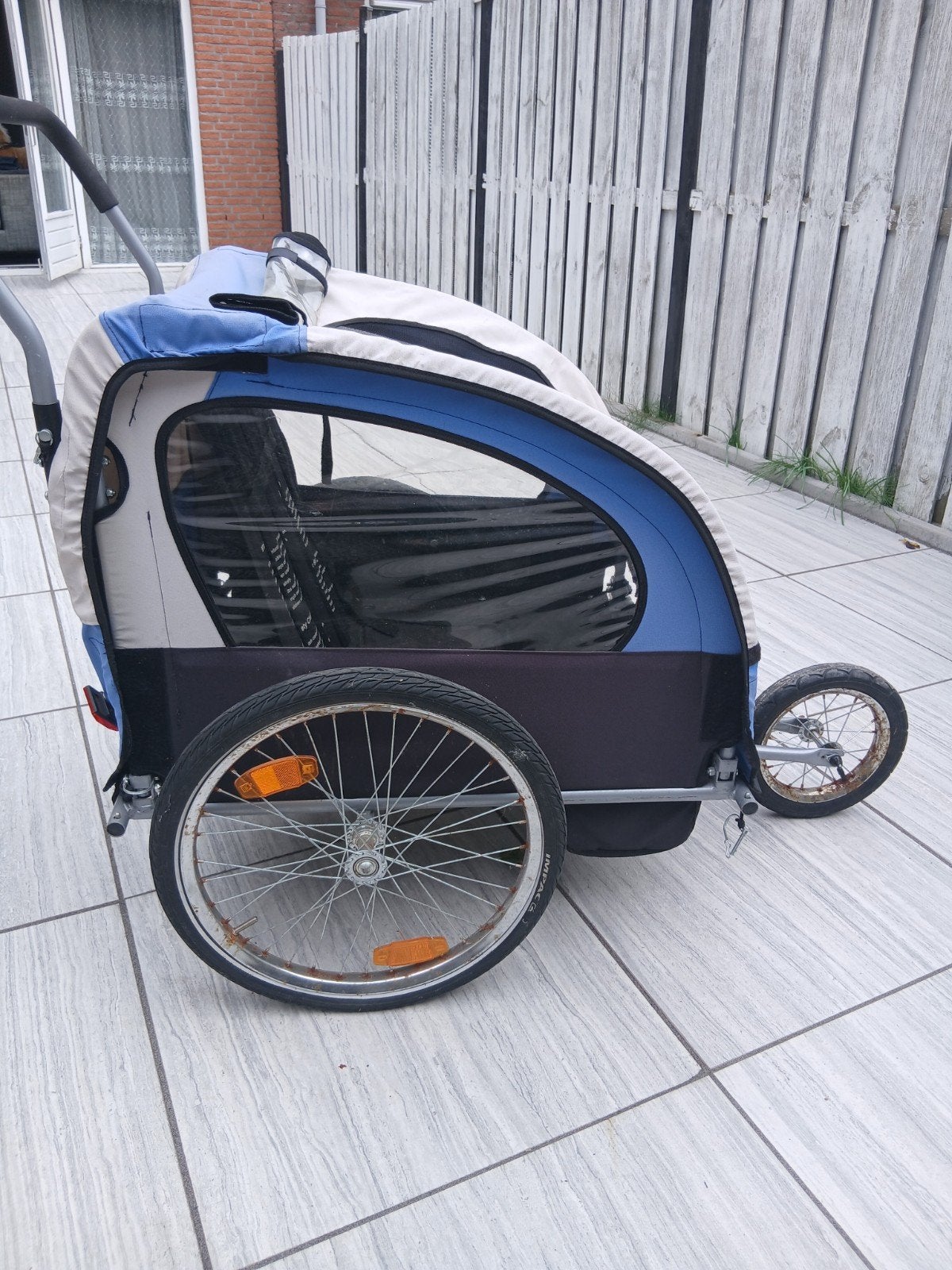 Stevige kinderfietskar met duwstang en fietskoppeling, Ophalen, Gebruikt, Kinderkar