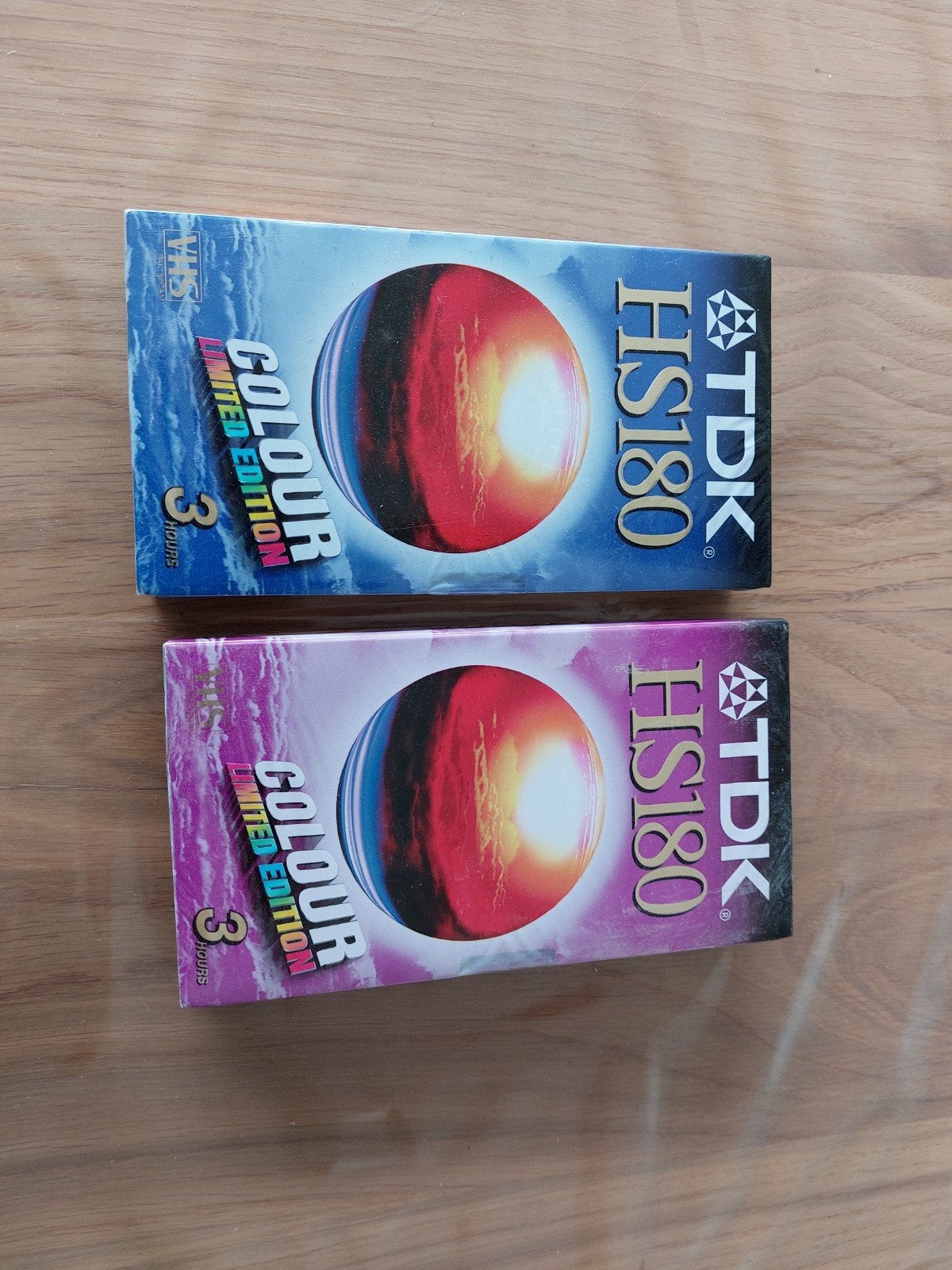 TDK HS180 VHS Cassettes - Limited Edition Colour (2 stuks), Ophalen of Verzenden, Nieuw in verpakking, VHS