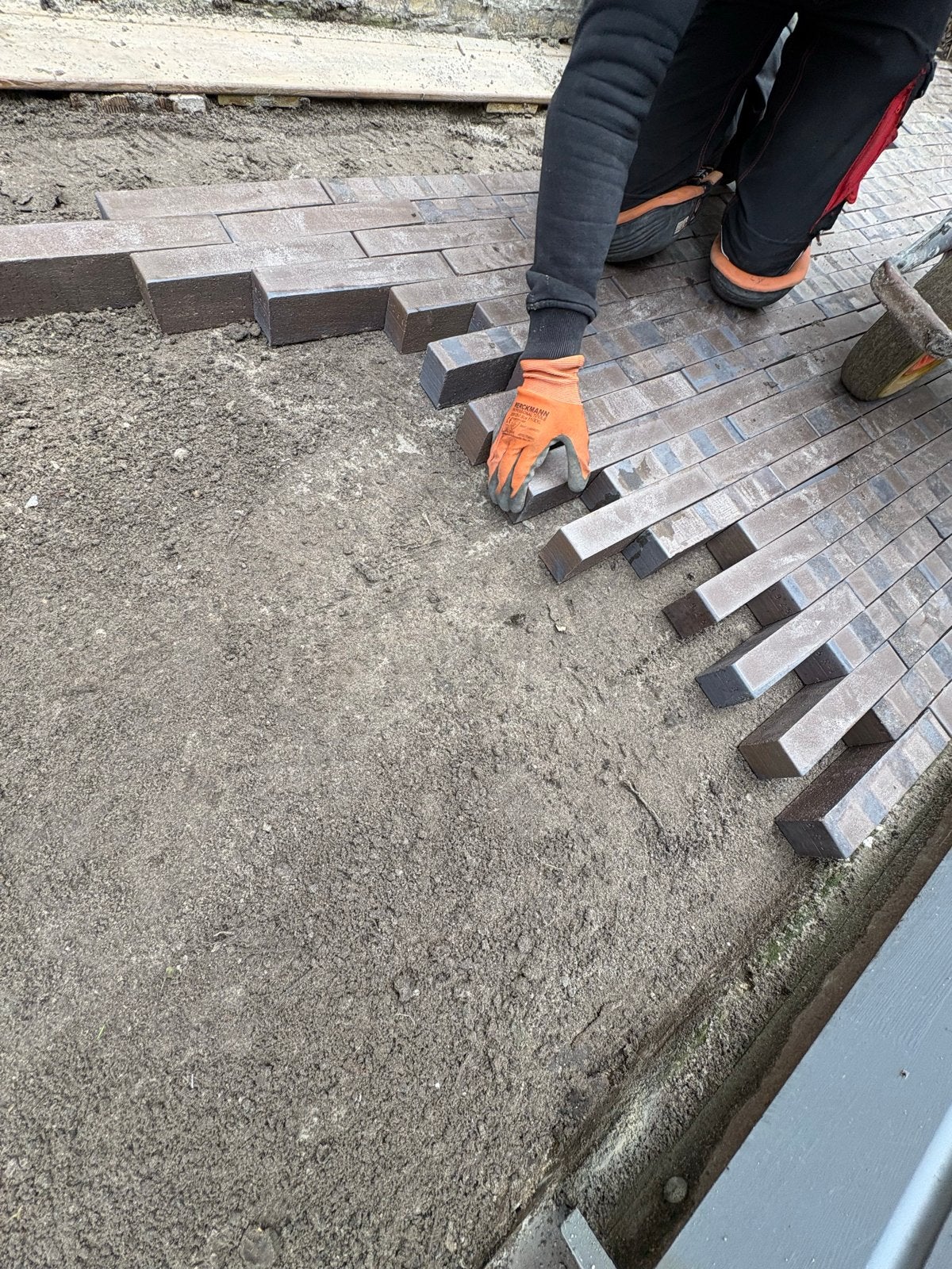Stratenmaker aangeboden heereveen en omgeving