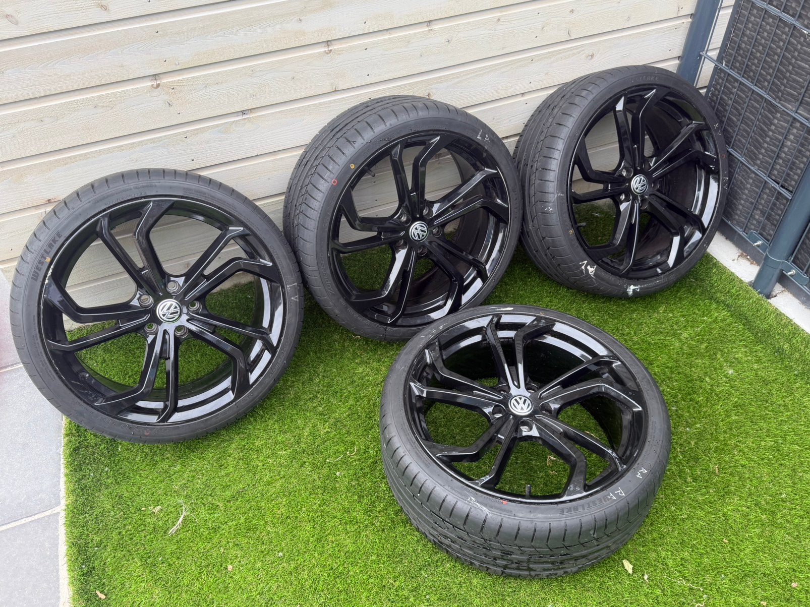 Originele VW Pretoria velgen, Auto-onderdelen, Banden en Velgen, Gebruikt, Banden en Velgen, 235 mm, Personenwagen