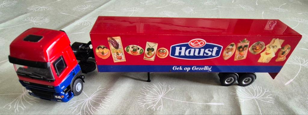 DAF Miniatuur Vrachtwagen met Haust Aanhanger, Ophalen of Verzenden, Bus of Vrachtwagen