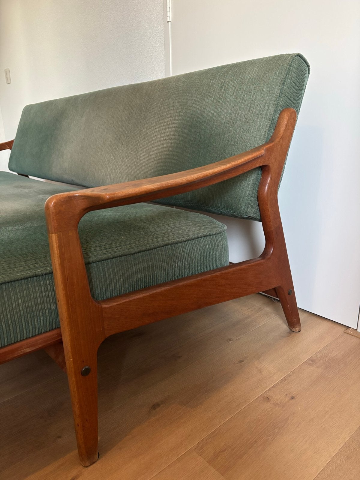 Vintage Scandinavische meubelen: slaapbank, stoel, kastenwan, Ophalen