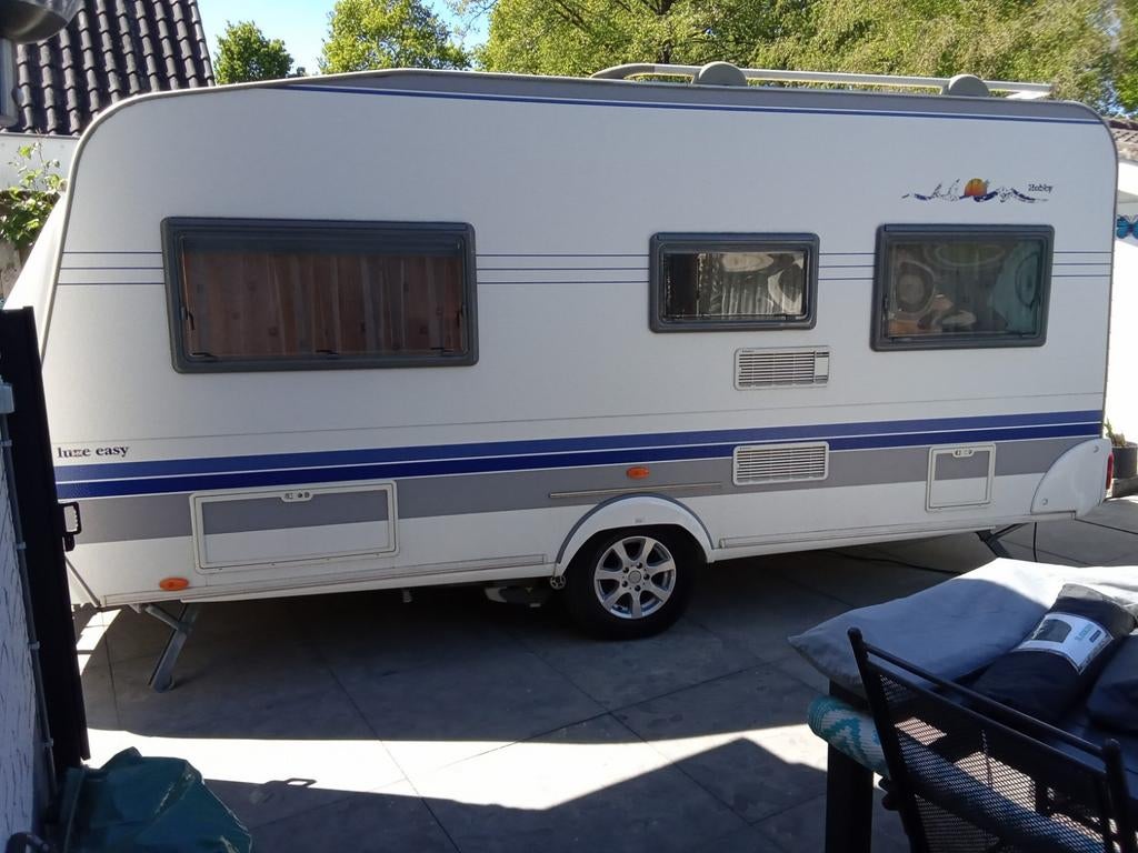 Te koop Hobby Caravan van 2006, Caravans en Kamperen, Caravans, Particulier, tot en met 4, 1000 - 1250 kg, Rondzit, Hobby, Frans bed