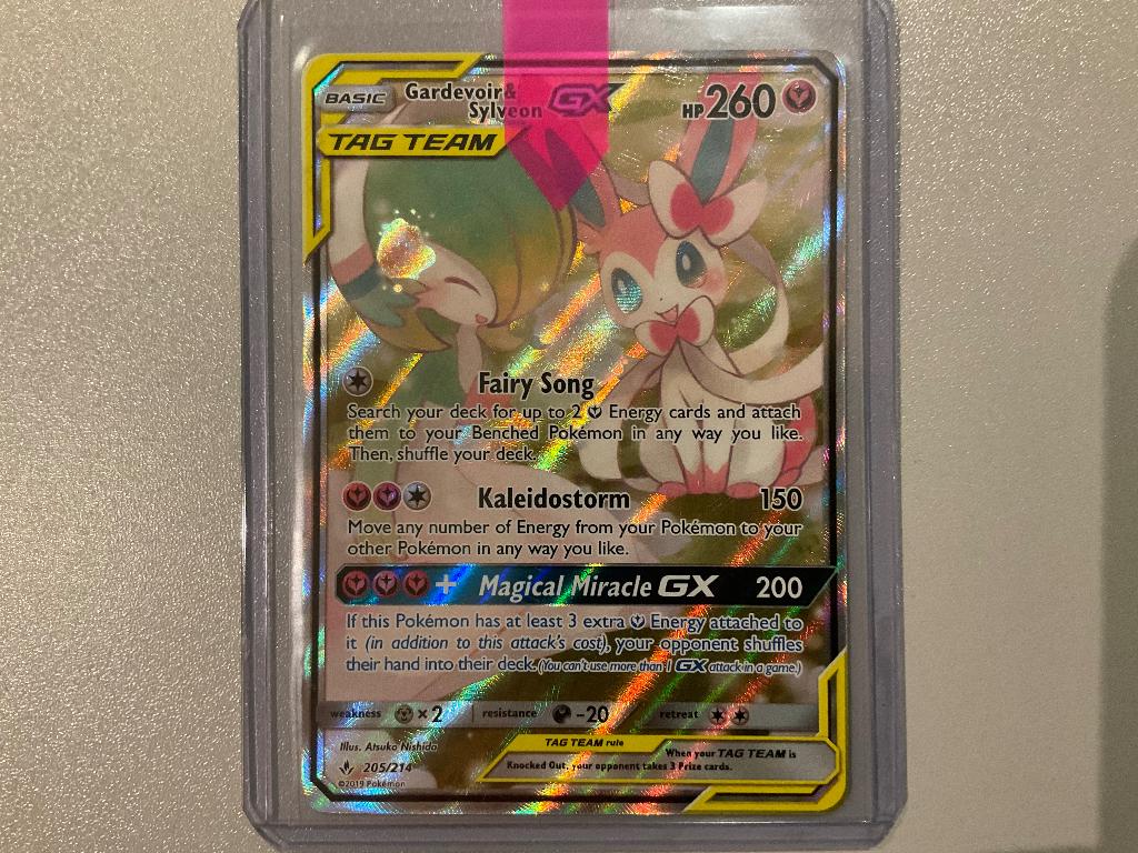 Gardevoir & Sylveon GX (Alternate Full Art) - 205/214, Hobby en Vrije tijd, Verzamelkaartspellen | Pokémon, Zo goed als nieuw