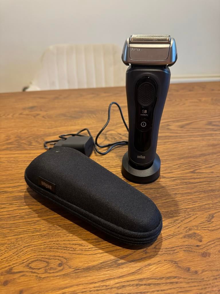 Braun Series 8 S8 Wet & Dry Shaver with Charging Station, Ophalen of Verzenden, Zo goed als nieuw, Scheren en Epileren