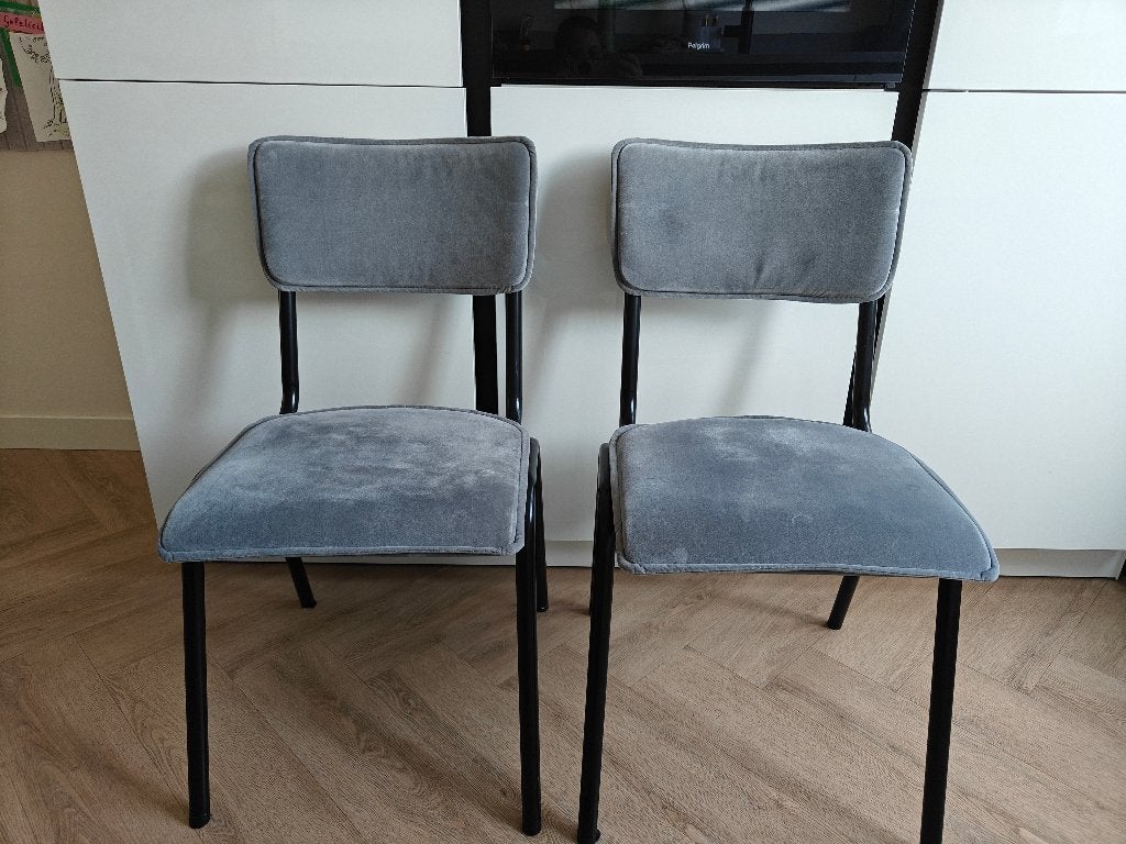 2 eetkamerstoelen, Ophalen, Zo goed als nieuw, Grijs, Twee