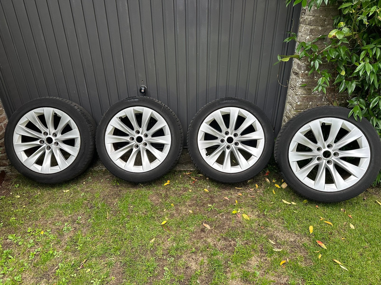 Foto 2 van Originele Tesla Velgen 19 inch model S