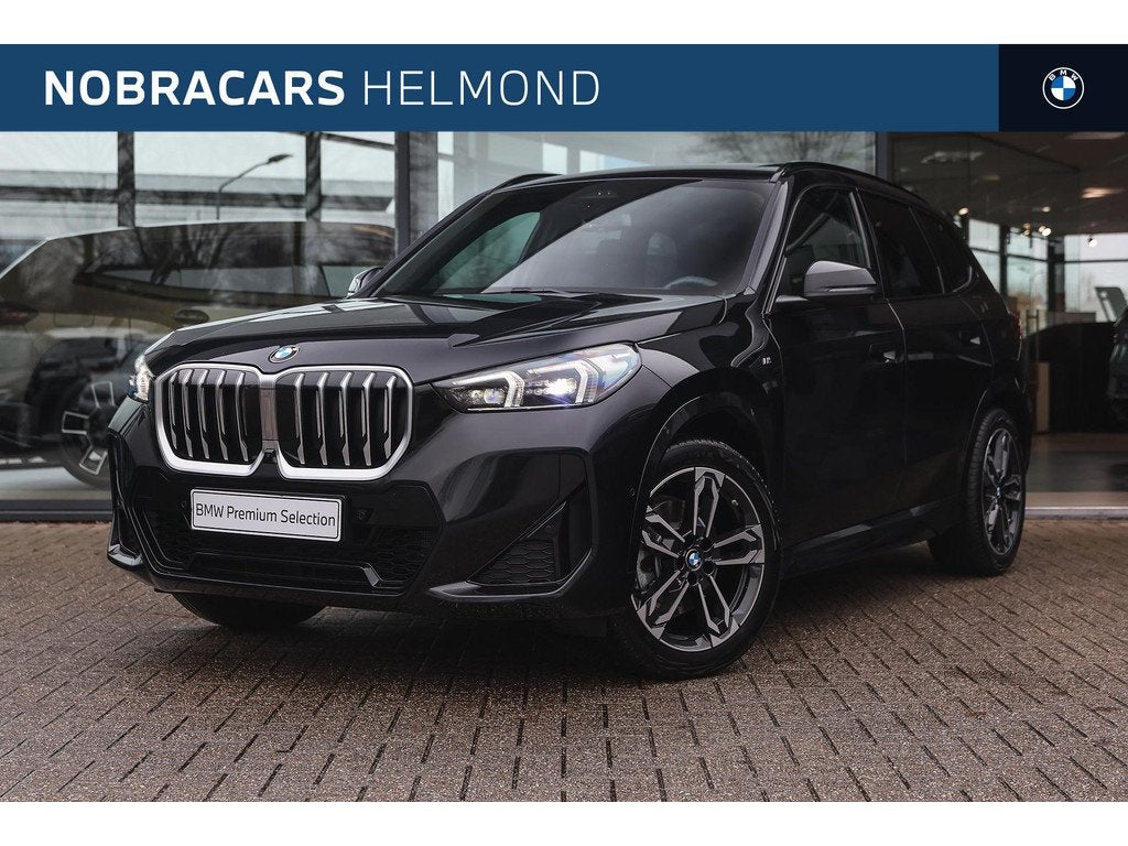 BMW X1 sDrive20i High Executive M Sport Automaat / Panoramad