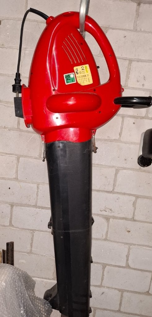 3-in-1 Bladblazer, Tuinstofzuiger én Versnipperaar, Ophalen, Met opvangzak, Ruggedragen, Zo goed als nieuw