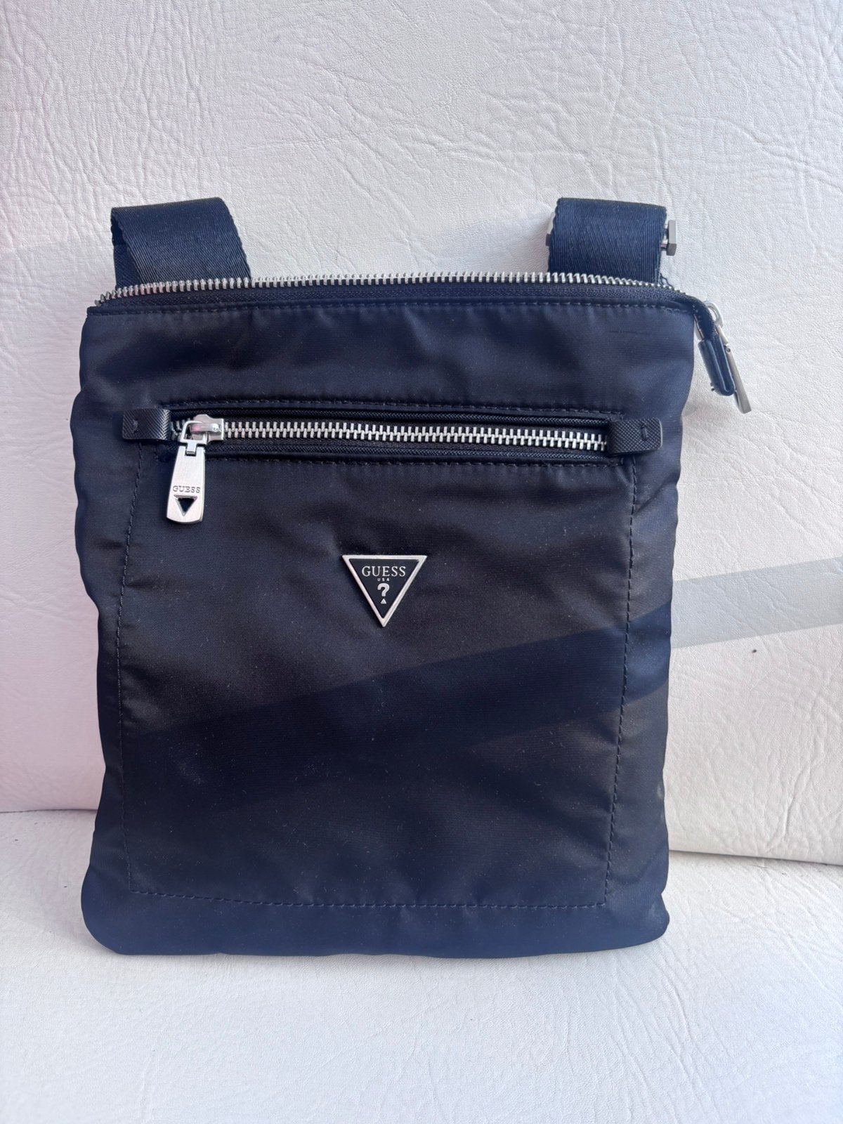 Guess Heren schoudertas, zo goed als nieuw, Sieraden, Tassen en Uiterlijk, Tassen | Schoudertassen, Zo goed als nieuw, Overige merken