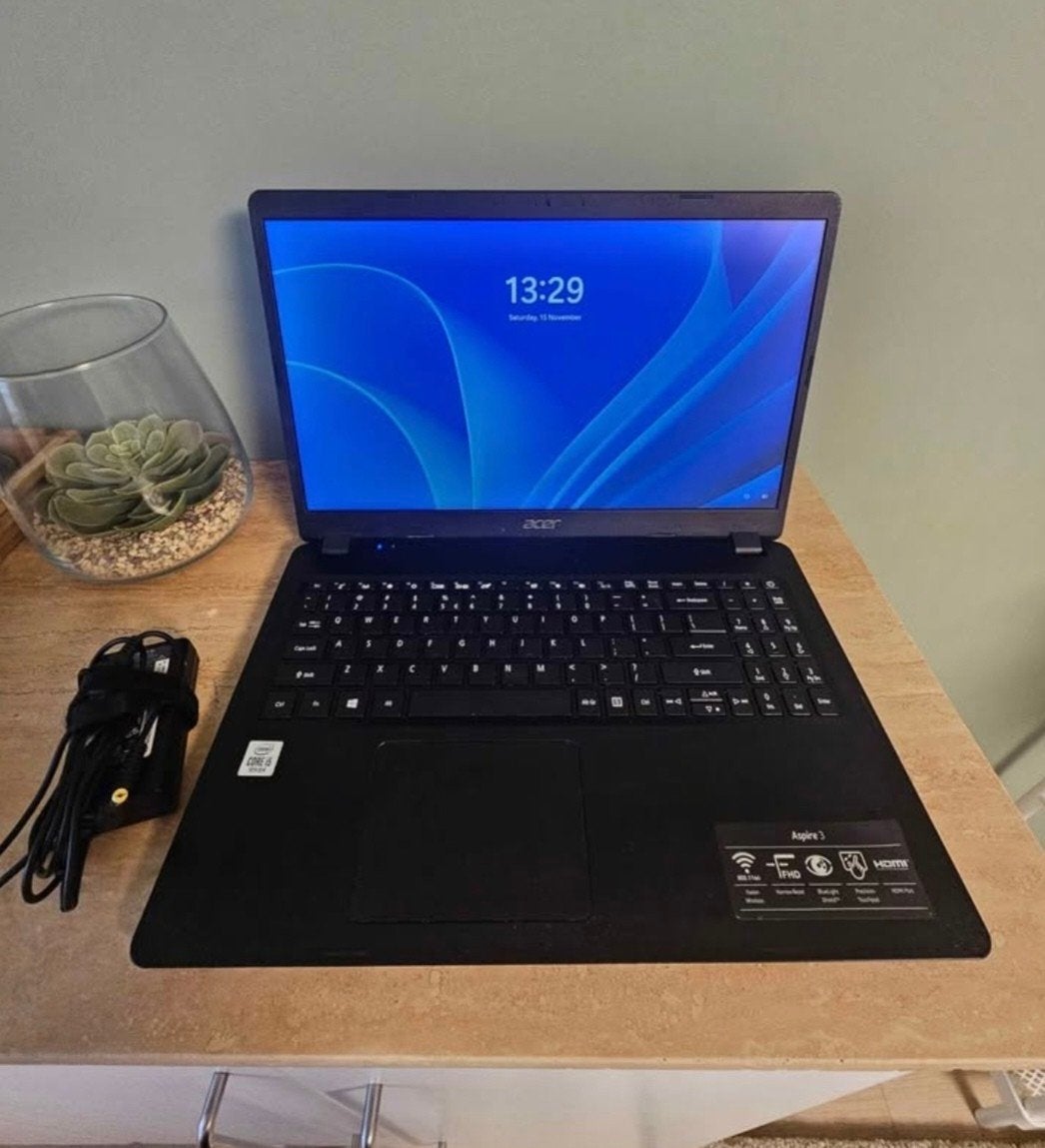 Acer Aspire 3 N19C1
Intel Core i5 1035G1 (10th Gen)
Intel U, Computers en Software, Ophalen, 15 inch, SSD