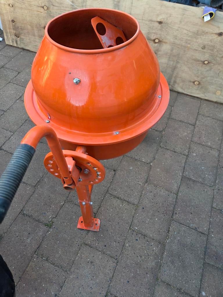 Betonmolen 63 liter - Zo goed als nieuw, Ophalen, Zo goed als nieuw